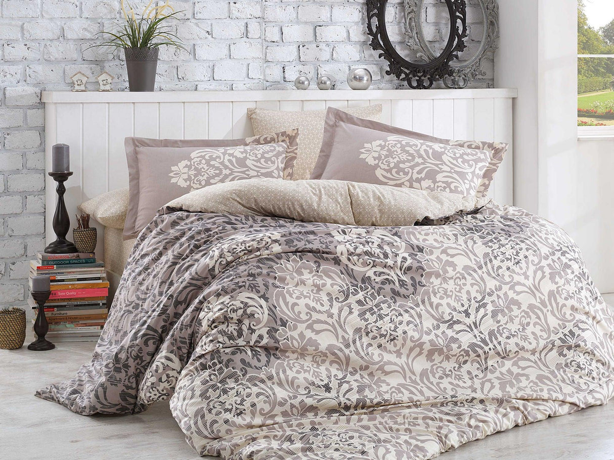 Set lenjerie de pat dublă Serenity, Diverse culori, 240x260 cm - Gri - Crem | SKU: 113HBY2637 | Set lenjerie de pat dublă Serenity, 240x260 cm, varianta Gri - Crem, produs pentru amenajarea locuinței, disponibil online în România la CasaMob
