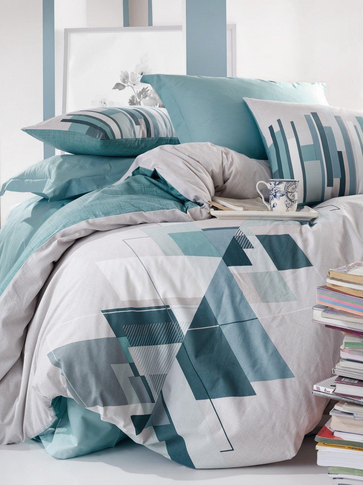 Set Lenjerie Nesto, Petrol green - Alb, Diverse configurații, Diverse dimensiuni - 160x240 cm - 3 bucăți | SKU: 129CTN2373 | Set Lenjerie Nesto, Petrol green - Alb, varianta 160x240 cm - 3 bucăți, produs pentru amenajarea locuinței, disponibil online în România la CasaMob