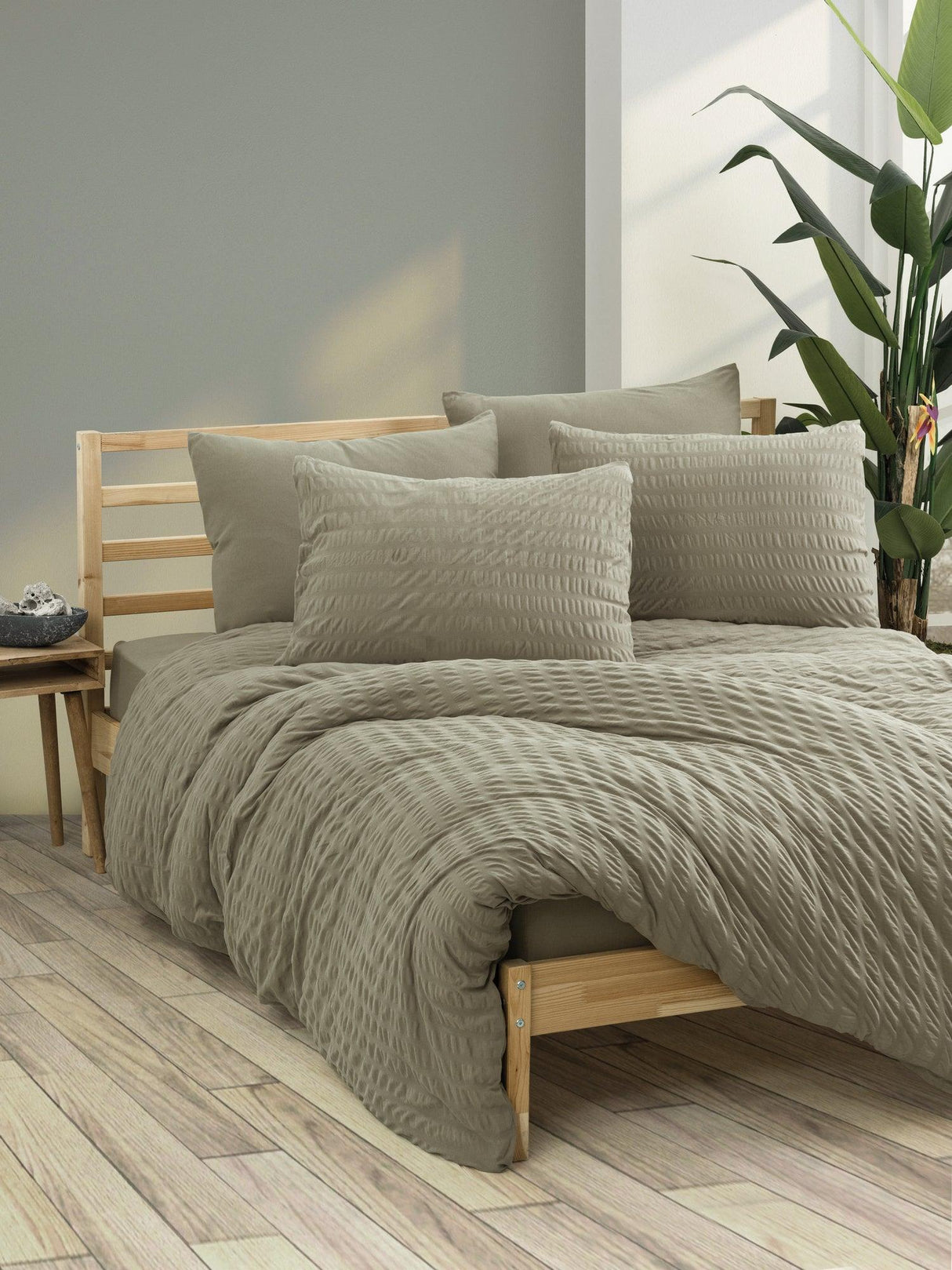 Set lenjerie de pat dublă Crepe, Diverse culori, 200x220 cm - Mink | SKU: 129CTN2864 | Set lenjerie de pat dublă Crepe, 200x220 cm, varianta Mink, produs pentru amenajarea locuinței, disponibil online în România la CasaMob