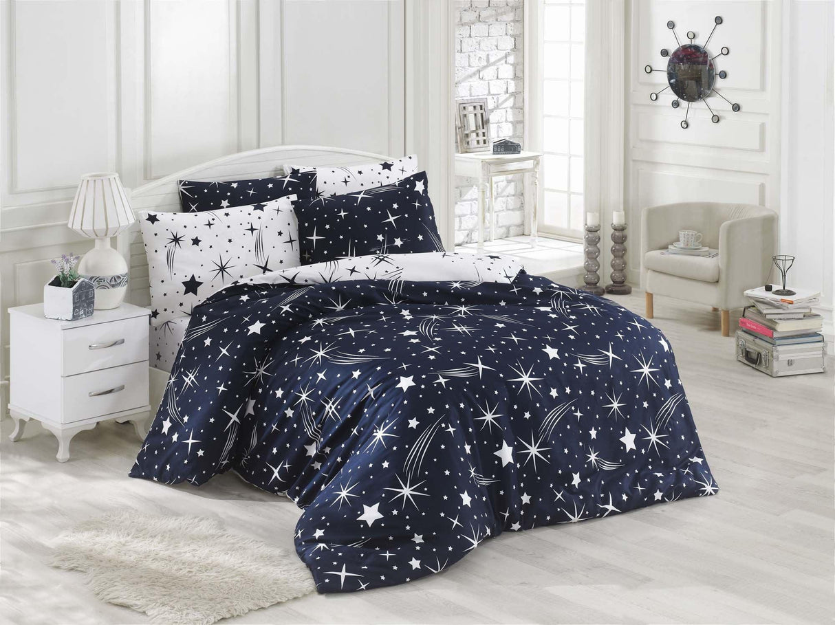 Set Lenjerie Halley, Diverse culori, Diverse dimensiuni - Albastru închis - Alb - 160x240 cm | SKU: 143EPJ1757 | Set Lenjerie Halley, varianta Albastru închis - Alb - 160x240 cm, produs pentru amenajarea locuinței, disponibil online în România la CasaMob