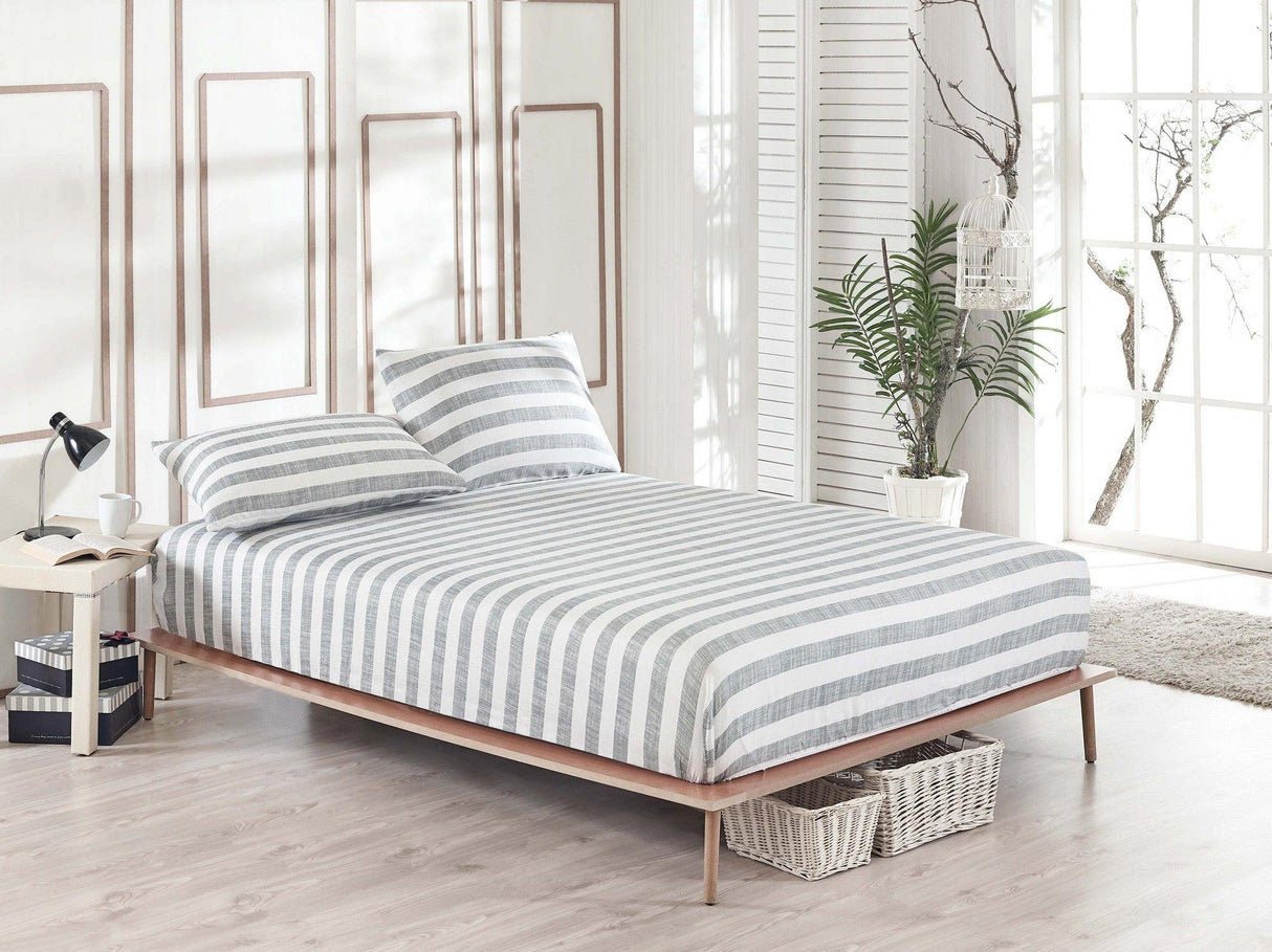 Set Lenjerie Hook, Diverse culori, Diverse configurații, Diverse dimensiuni - Gri - 160x200 cm - 3 bucăți | SKU: 162ELR0629 | Set Lenjerie Hook, varianta Gri - 160x200 cm - 3 bucăți, produs pentru amenajarea locuinței, disponibil online în România la CasaMob