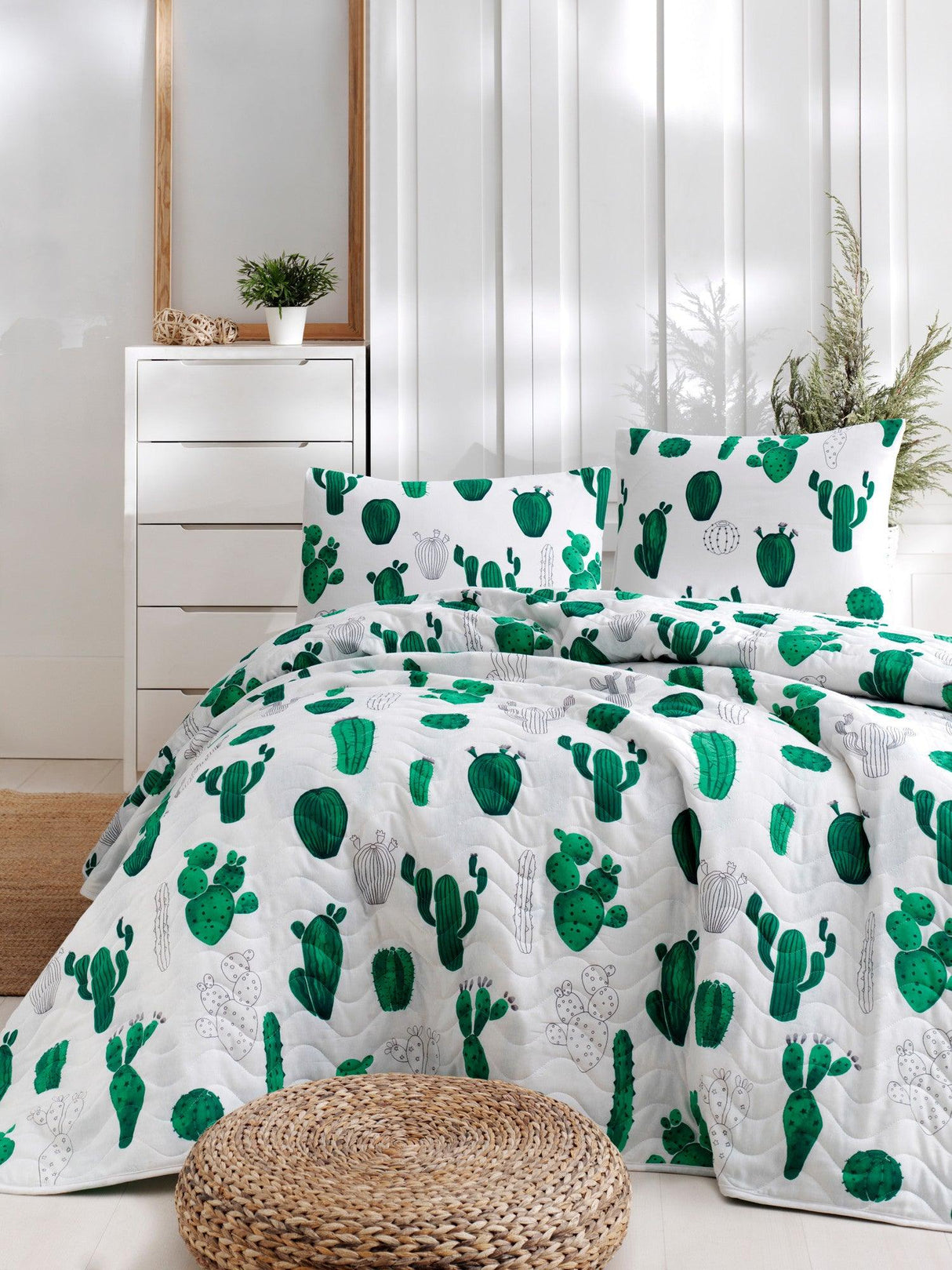 Set Lenjerie Kaktüs, Alb - Verde, Diverse configurații, Diverse dimensiuni - 200x220 cm - 3 bucăți | SKU: 162ELR9431 | Set Lenjerie Kaktüs, Alb - Verde, varianta 200x220 cm - 3 bucăți, produs pentru amenajarea locuinței, disponibil online în România la CasaMob