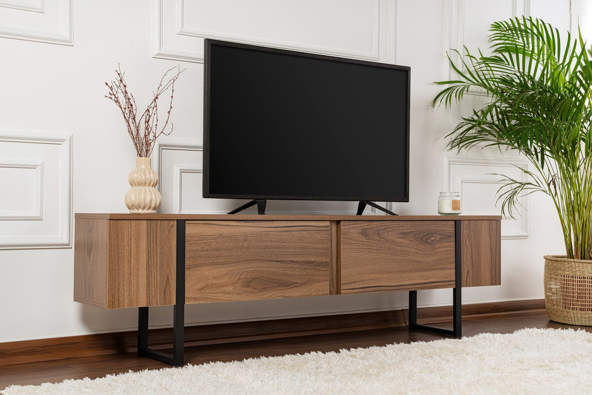 Comodă TV Serenity, Diverse culori, 180x30x50 cm - Venezia walnut - Negru | SKU: 241NRD1349 | Comodă TV Serenity, 180x30x50 cm, varianta Venezia walnut - Negru, produs pentru amenajarea locuinței, disponibil online în România la CasaMob