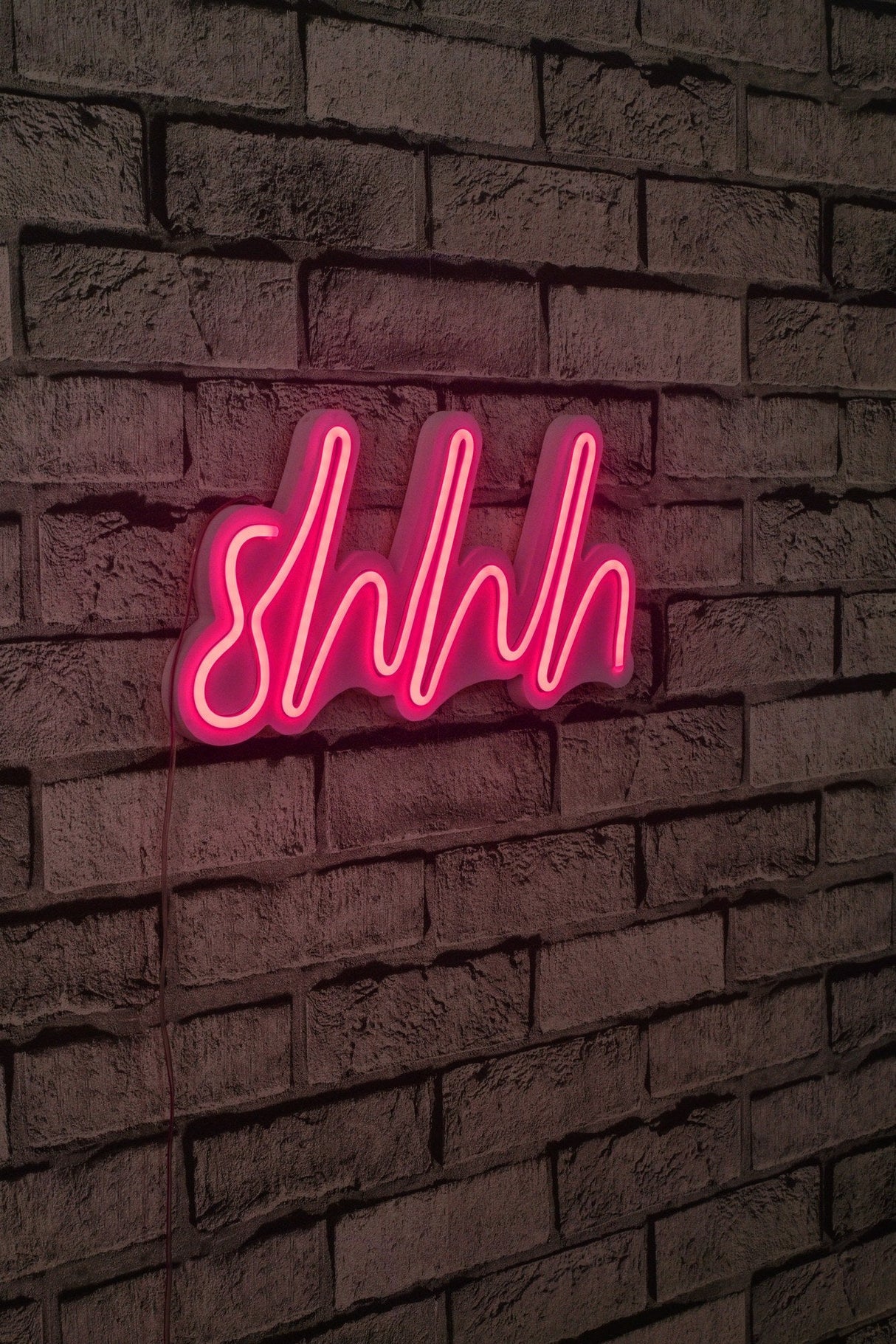 Lampă neon Shhh, Diverse culori, 34x17x2 cm - Roz | SKU: 395NGR1727 | Lampă neon Shhh, 34x17x2 cm, varianta Roz, produs pentru amenajarea locuinței, disponibil online în România la CasaMob