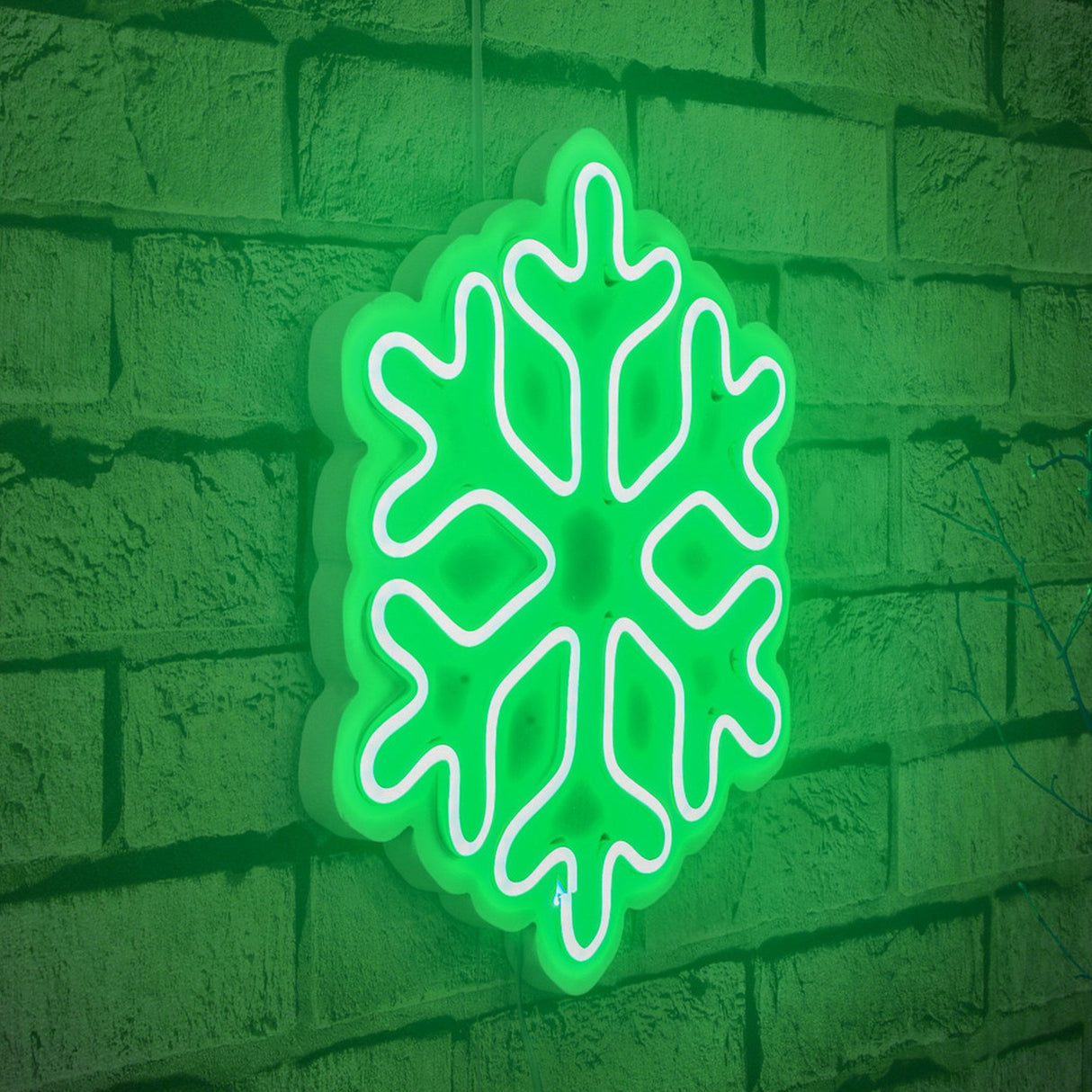 Lampă neon Snowflake, Diverse culori, 30x26x2 cm - Verde | SKU: 395NGR1960 | Lampă neon Snowflake, 30x26x2 cm, varianta Verde, produs pentru amenajarea locuinței, disponibil online în România la CasaMob