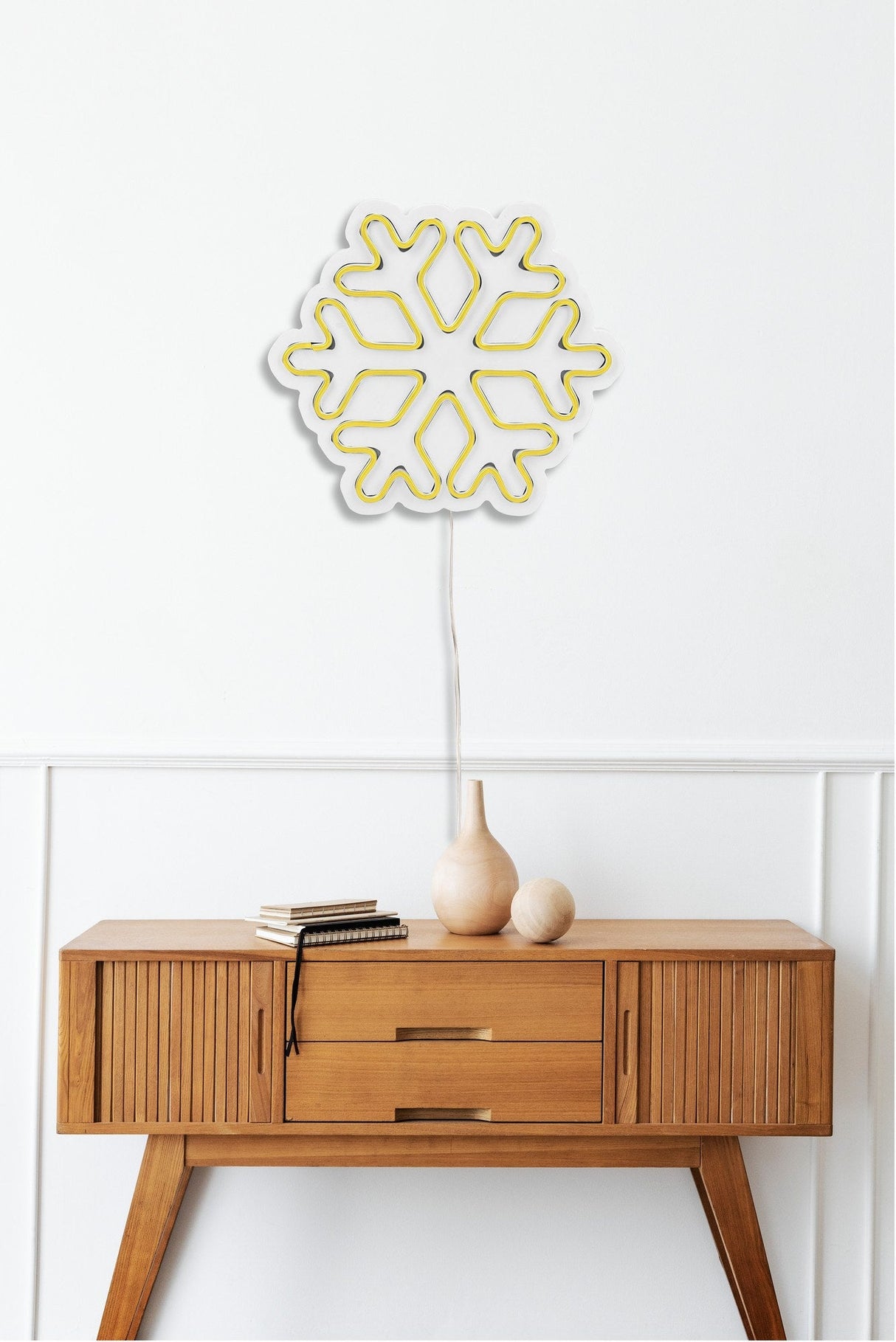 Lampă neon Snowflake, Diverse culori, 30x26x2 cm - Galben | SKU: 395NGR1961 | Lampă neon Snowflake, 30x26x2 cm, varianta Galben, produs pentru amenajarea locuinței, disponibil online în România la CasaMob