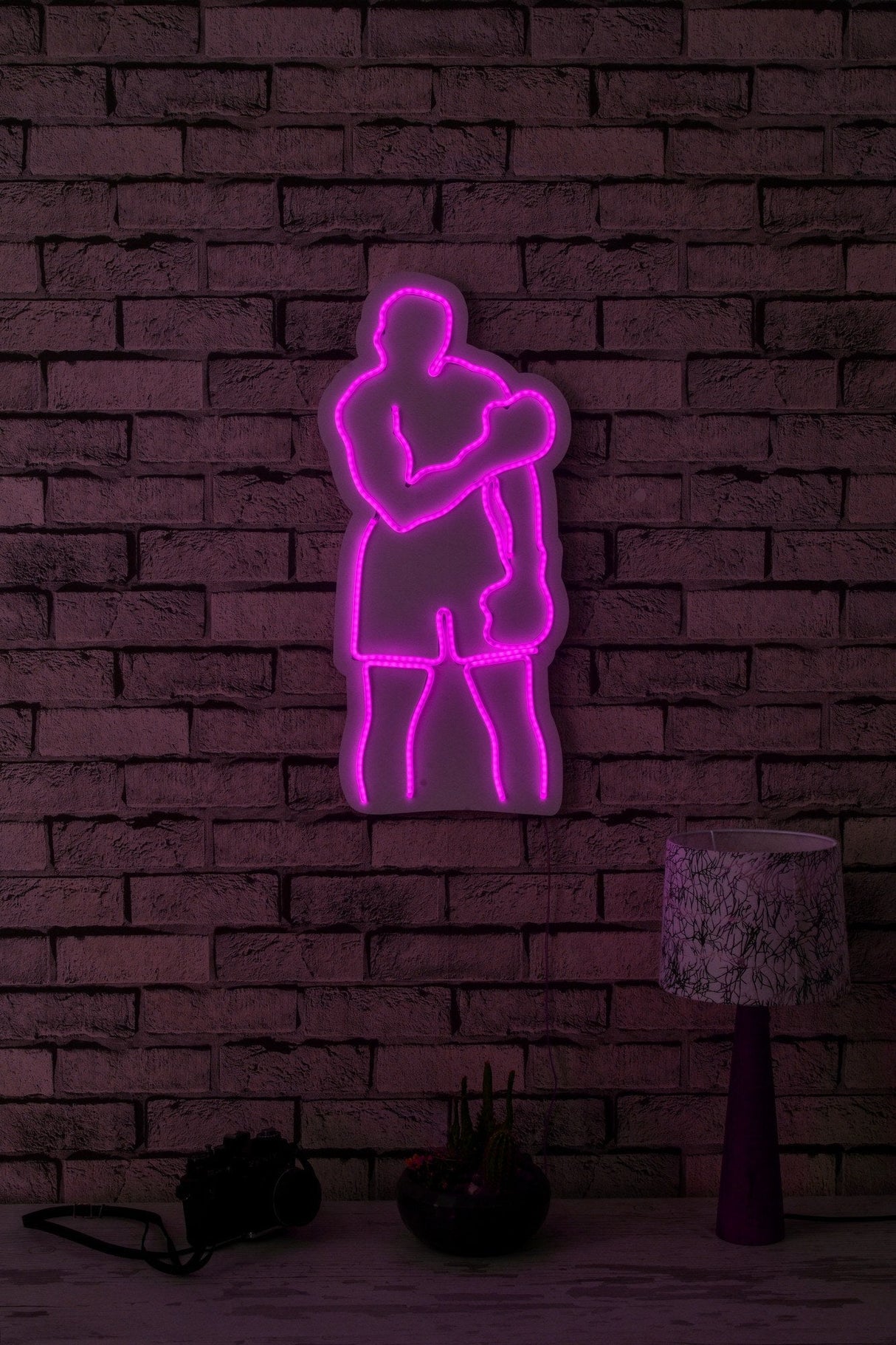 Lampă neon Muhammed Ali, Diverse culori, 28x60x2 cm - Roz | SKU: 395NGR2071 | Lampă neon Muhammed Ali, 28x60x2 cm, varianta Roz, produs pentru amenajarea locuinței, disponibil online în România la CasaMob