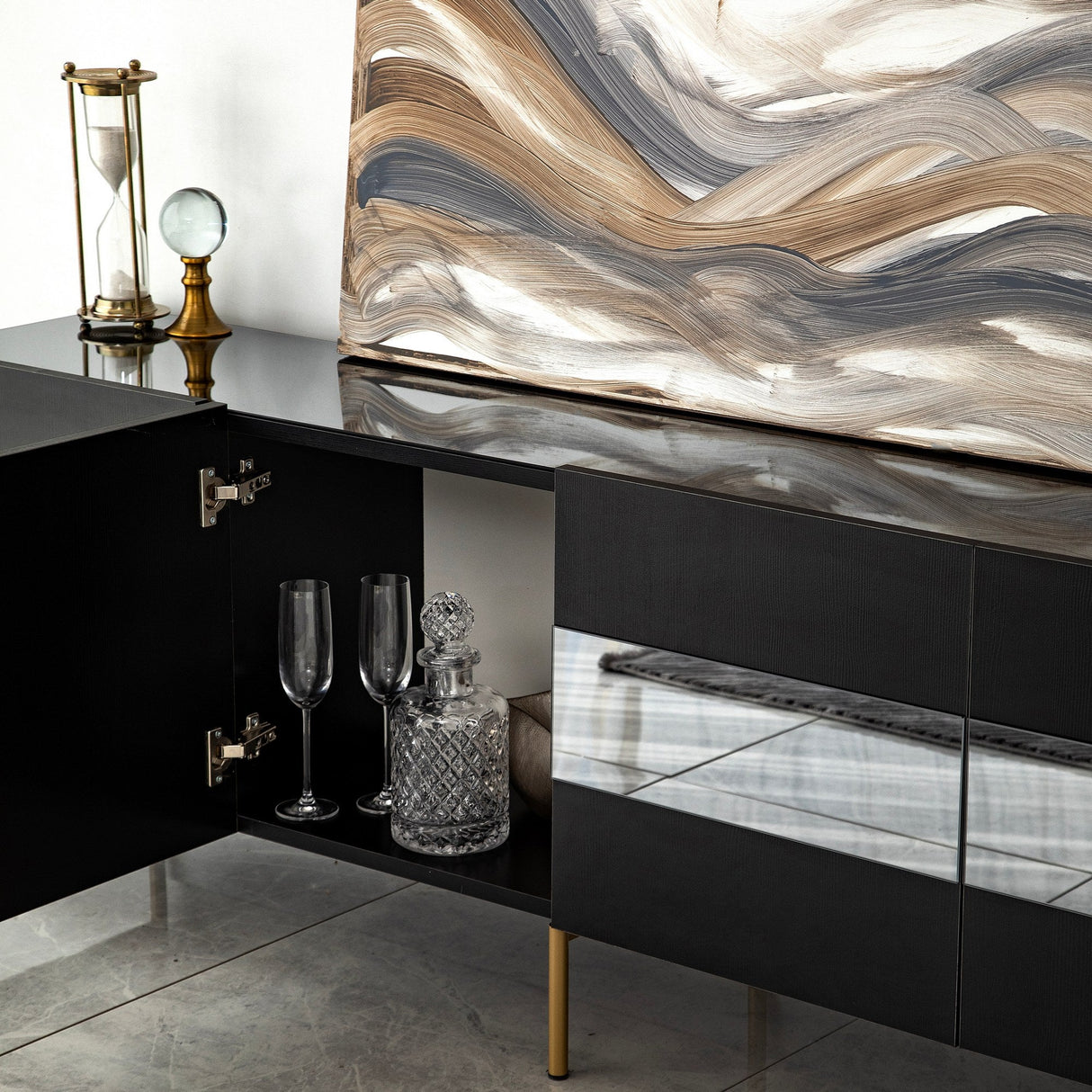 Comodă TV Leon, Diverse culori, 180x35x59 cm - Auriu - Fumuriu | SKU: 552NOS1529 | Comodă TV Leon, 180x35x59 cm, varianta Auriu - Fumuriu, produs pentru amenajarea locuinței, disponibil online în România la CasaMob