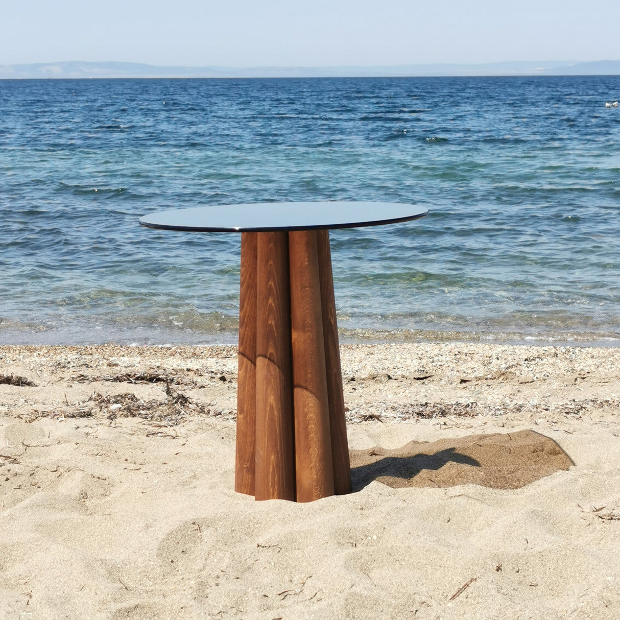 Măsuță de cafea Thales, Diverse culori, 50x50x50 cm - Bronz - Nuc | SKU: 552NOS2393 | Măsuță de cafea Thales, 50x50x50 cm, varianta Bronz - Nuc, produs pentru amenajarea locuinței, disponibil online în România la CasaMob