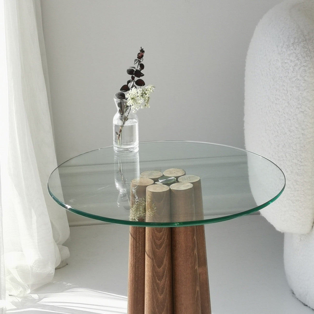 Măsuță de cafea Thales, Diverse culori, 50x50x50 cm - Nuc - Transparent | SKU: 552NOS2396 | Măsuță de cafea Thales, 50x50x50 cm, varianta Nuc - Transparent, produs pentru amenajarea locuinței, disponibil online în România la CasaMob