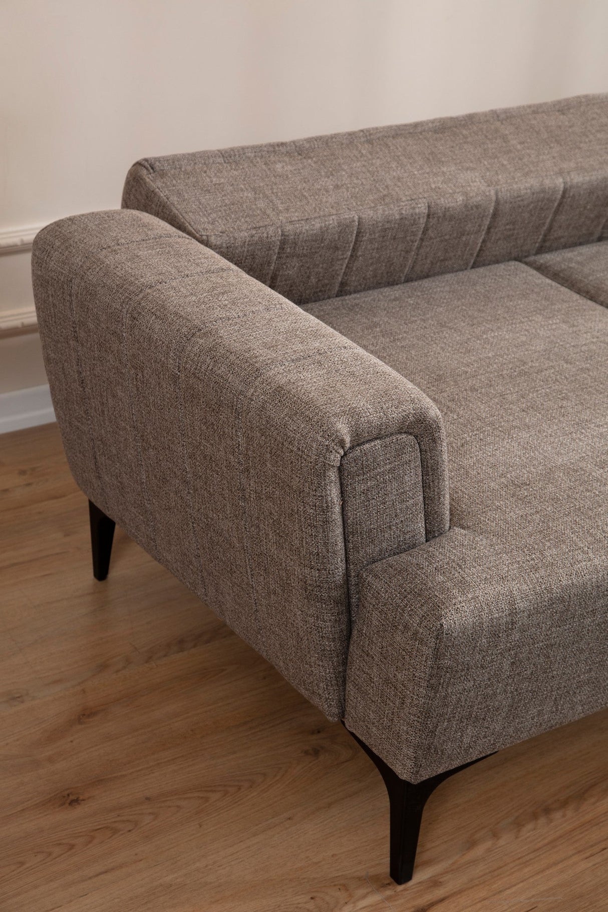 Canapea extensibilă Hamlet, Colț, 1 piesă, Dreapta, Diverse culori, 270x140 cm - Maro deschis | SKU: 560ARE2252 | Canapea extensibilă Hamlet, Colț, 1 piesă, Dreapta, 270x140 cm, varianta Maro deschis, produs pentru amenajarea locuinței, disponibil online în România la CasaMob