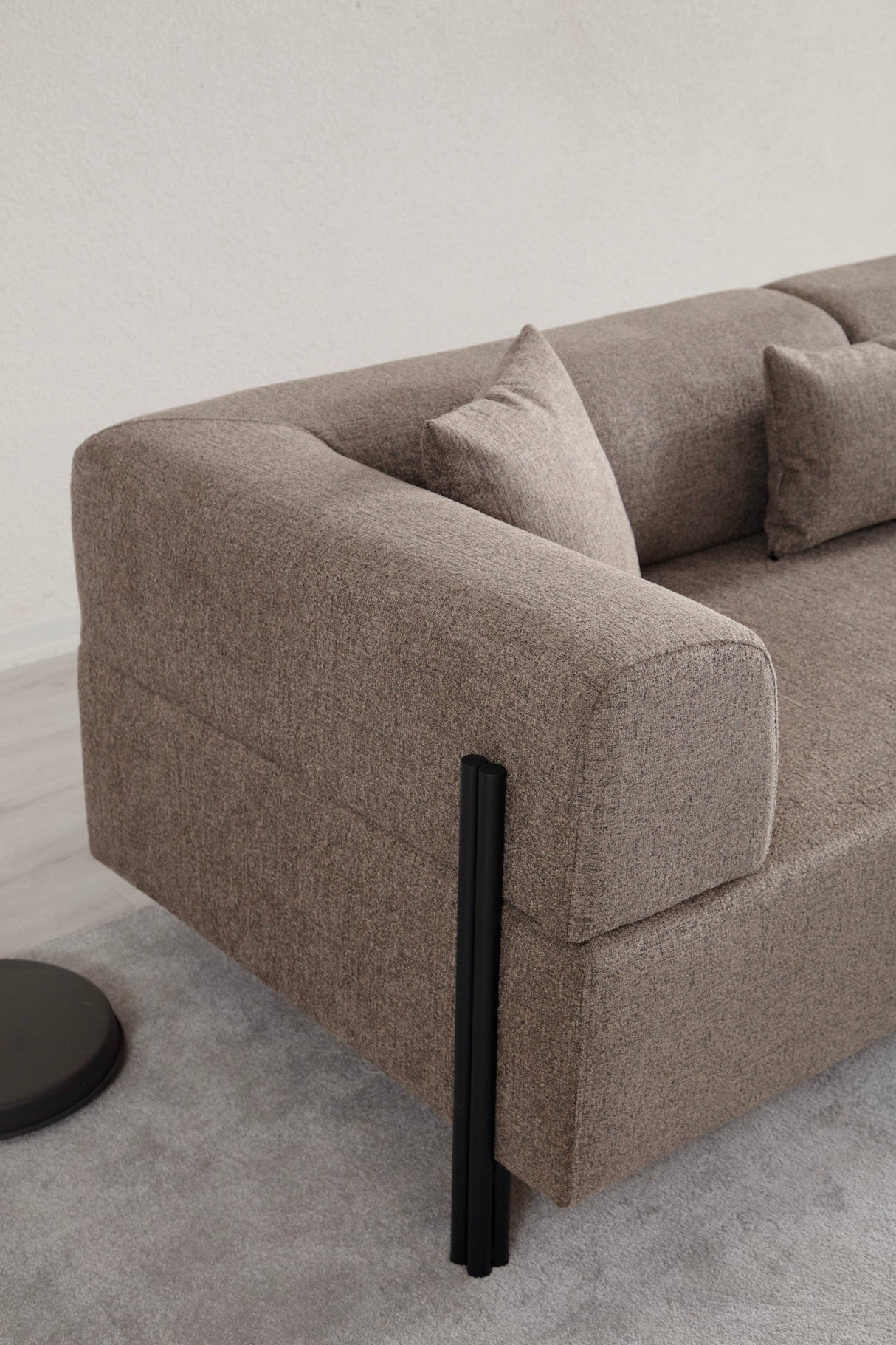Canapea fixă 3 locuri Gio, Diverse culori, 93x66x75 cm - Maro | SKU: 560ARE2367 | Canapea fixă 3 locuri Gio, 93x66x75 cm, varianta Maro, produs pentru amenajarea locuinței, disponibil online în România la CasaMob