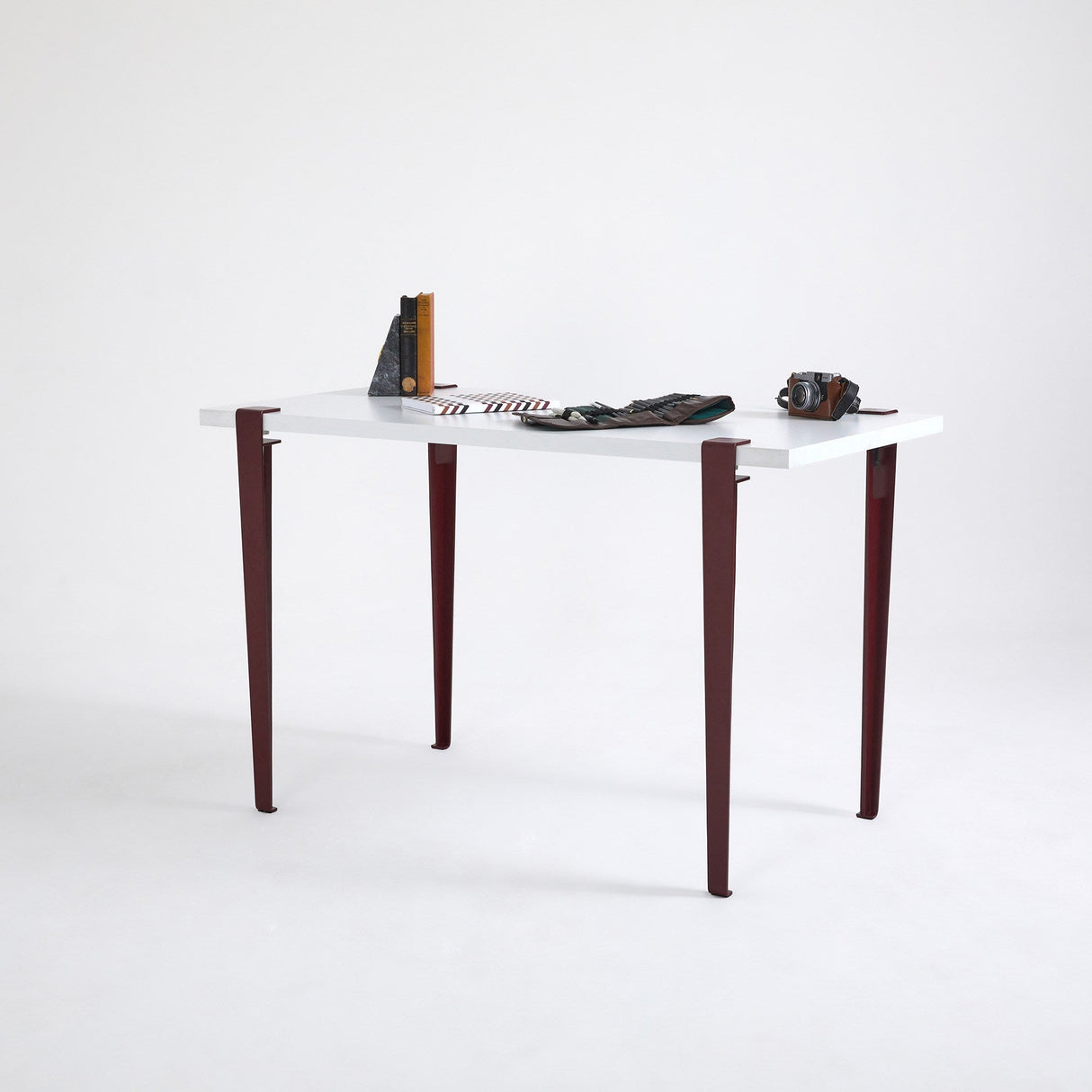Birou Eridanos, Diverse culori, 120x60x75 cm - Alb - Burgundy | SKU: 631LGG1155 | Birou Eridanos, 120x60x75 cm, varianta Alb - Burgundy, produs pentru amenajarea locuinței, disponibil online în România la CasaMob