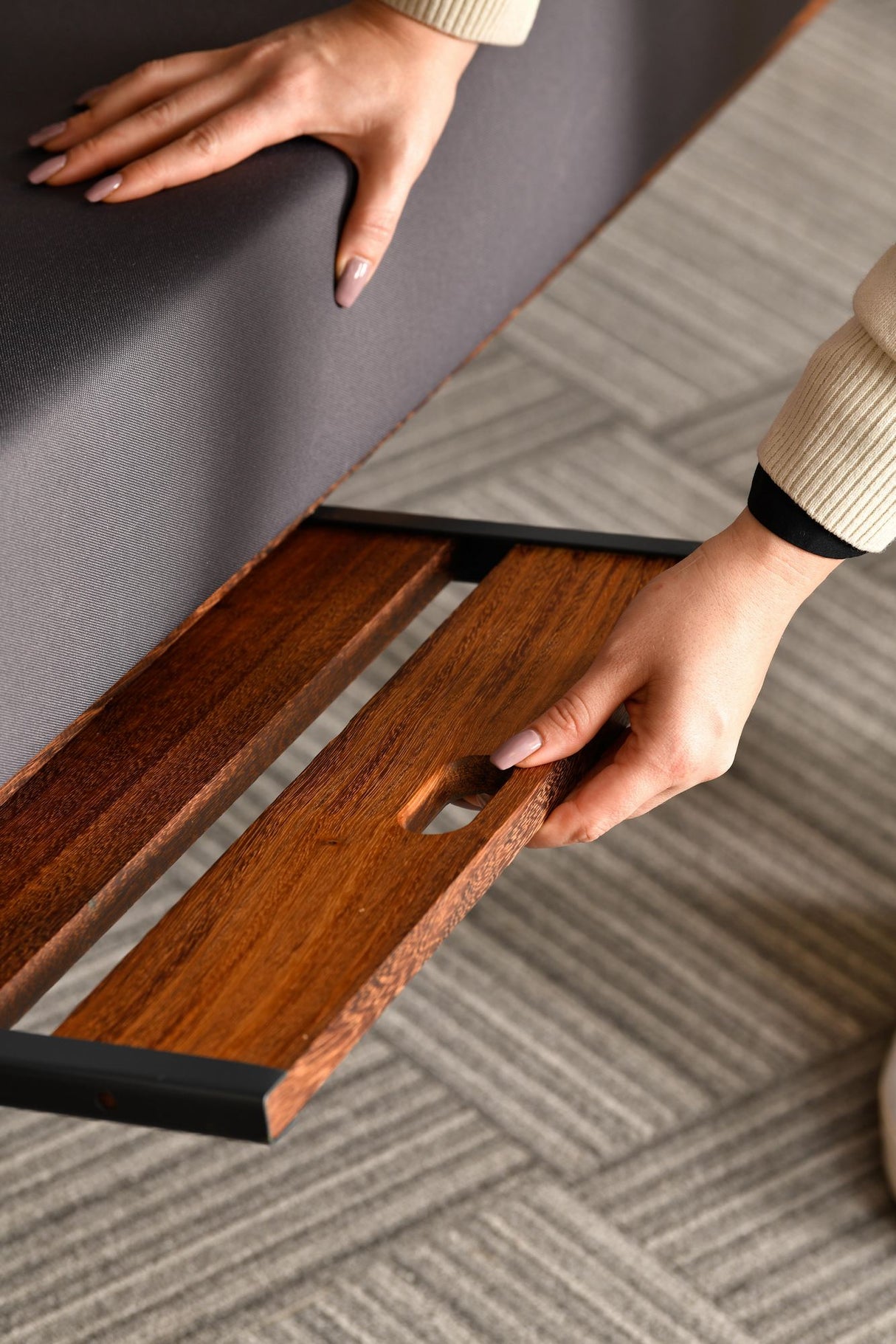 Balansoar de grădină Luna Deluxe 2600, Diverse culori, Diverse dimensiuni - Antracit - 201x70x195 cm | SKU: 675SWG1111 | Balansoar de grădină Luna Deluxe 2600, varianta Antracit - 201x70x195 cm, produs pentru amenajarea locuinței, disponibil online în România la CasaMob