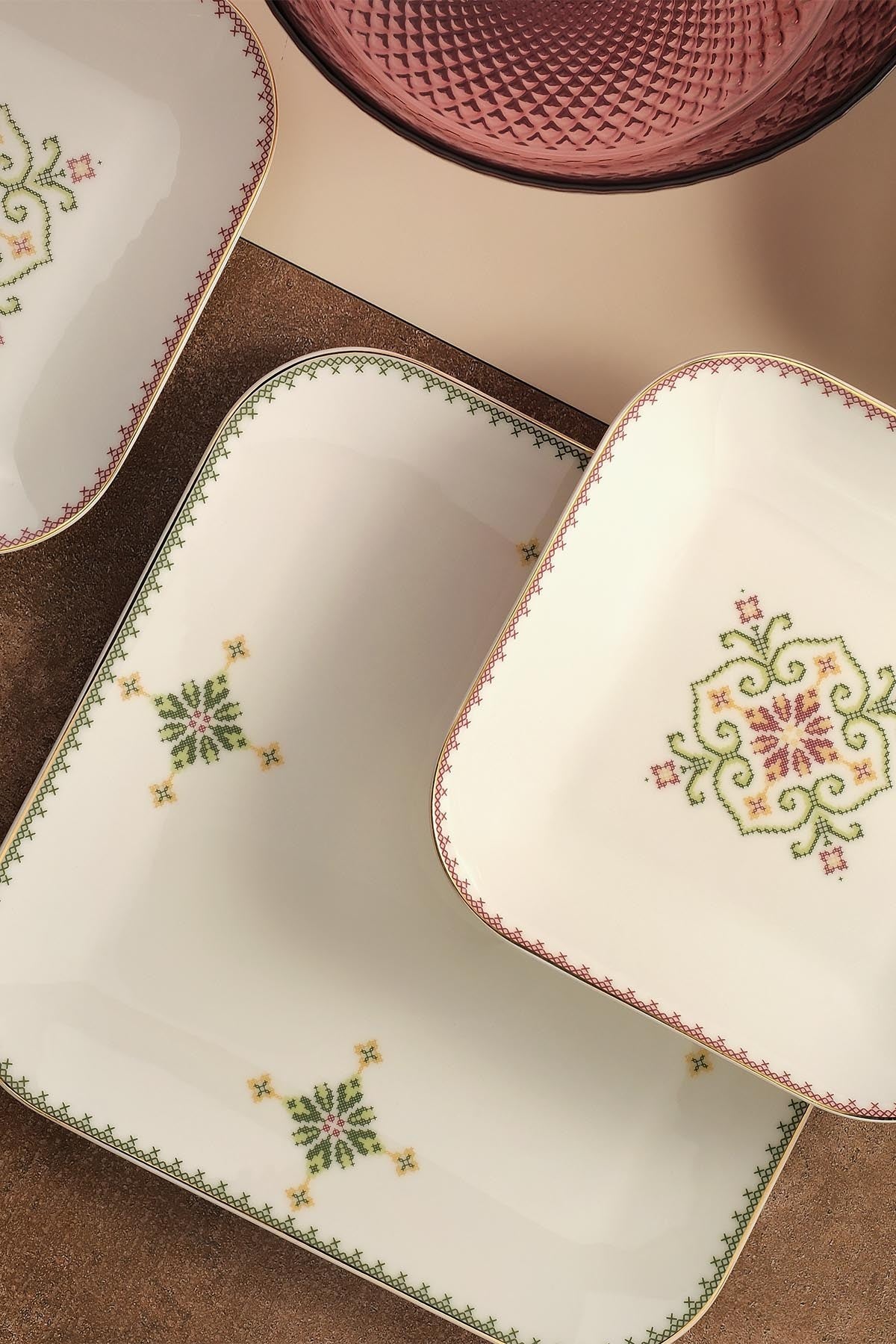 Serviciu de masă 26 bucăți BNMNS26YS60112679, Alb - Verde - Auriu, 32x20x2 cm