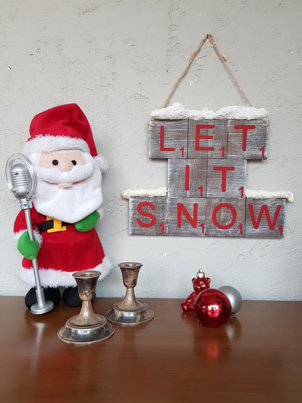 Decorațiune de perete din lemn Let it Snow, Nuc, 25x2x25 cm