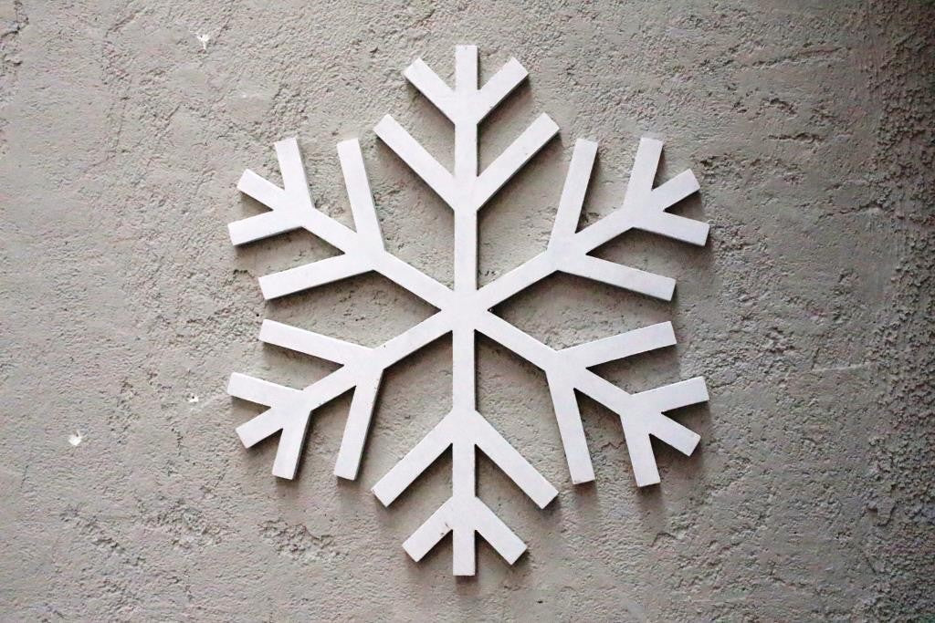 Decorațiune de perete din lemn Snow 2019, Alb, 38x38x2 cm