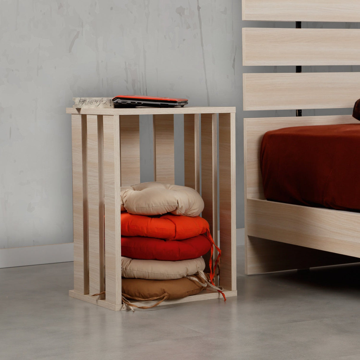 Noptieră Fuga, Diverse culori, 60x33x43 cm - Stejar | SKU: 801CMY3408 | Noptieră Fuga, 60x33x43 cm, varianta Stejar, produs pentru amenajarea locuinței, disponibil online în România la CasaMob