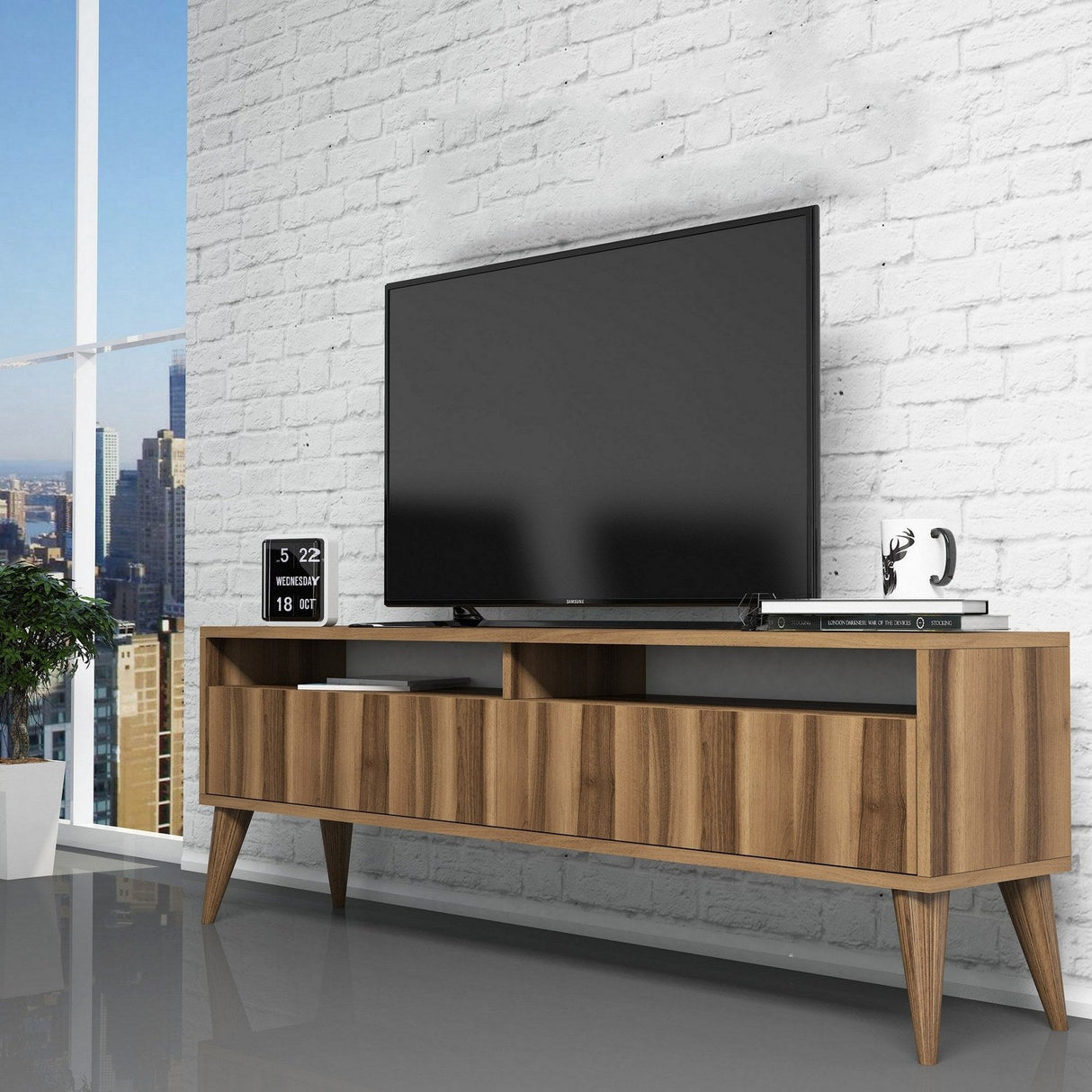 Comodă TV Best 2, Diverse culori, 150x50x30 cm - Nuc | SKU: 845HCT5507 | Comodă TV Best 2, 150x50x30 cm, varianta Nuc, produs pentru amenajarea locuinței, disponibil online în România la CasaMob