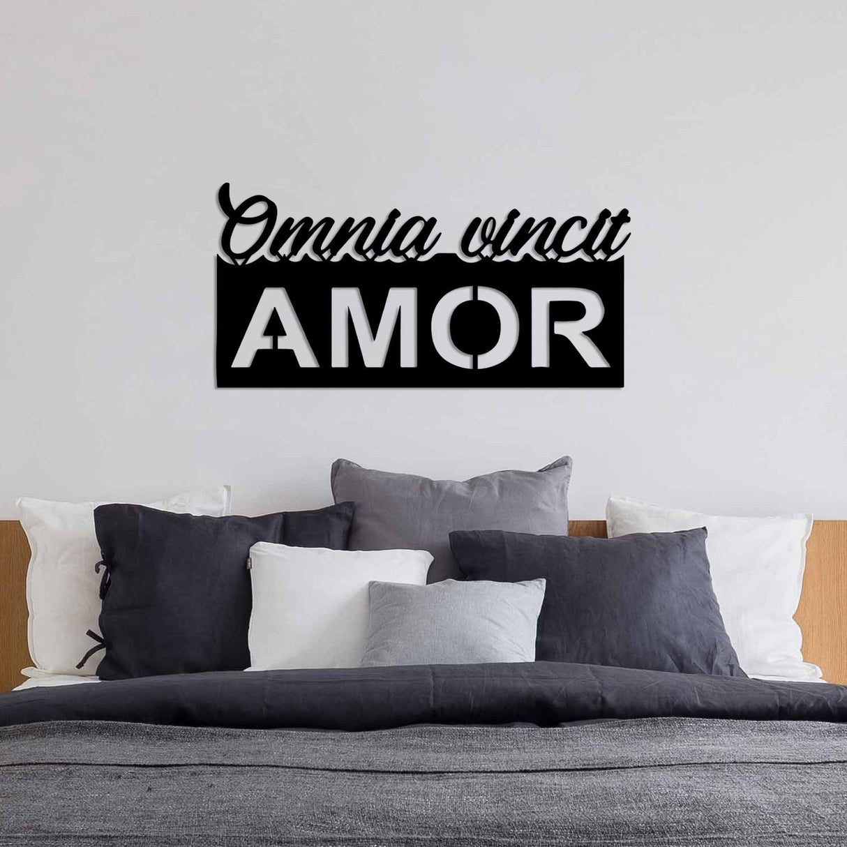 Decoratiune de perete Metal Omnia Vincit Amor 1, Negru, 60x30 cm