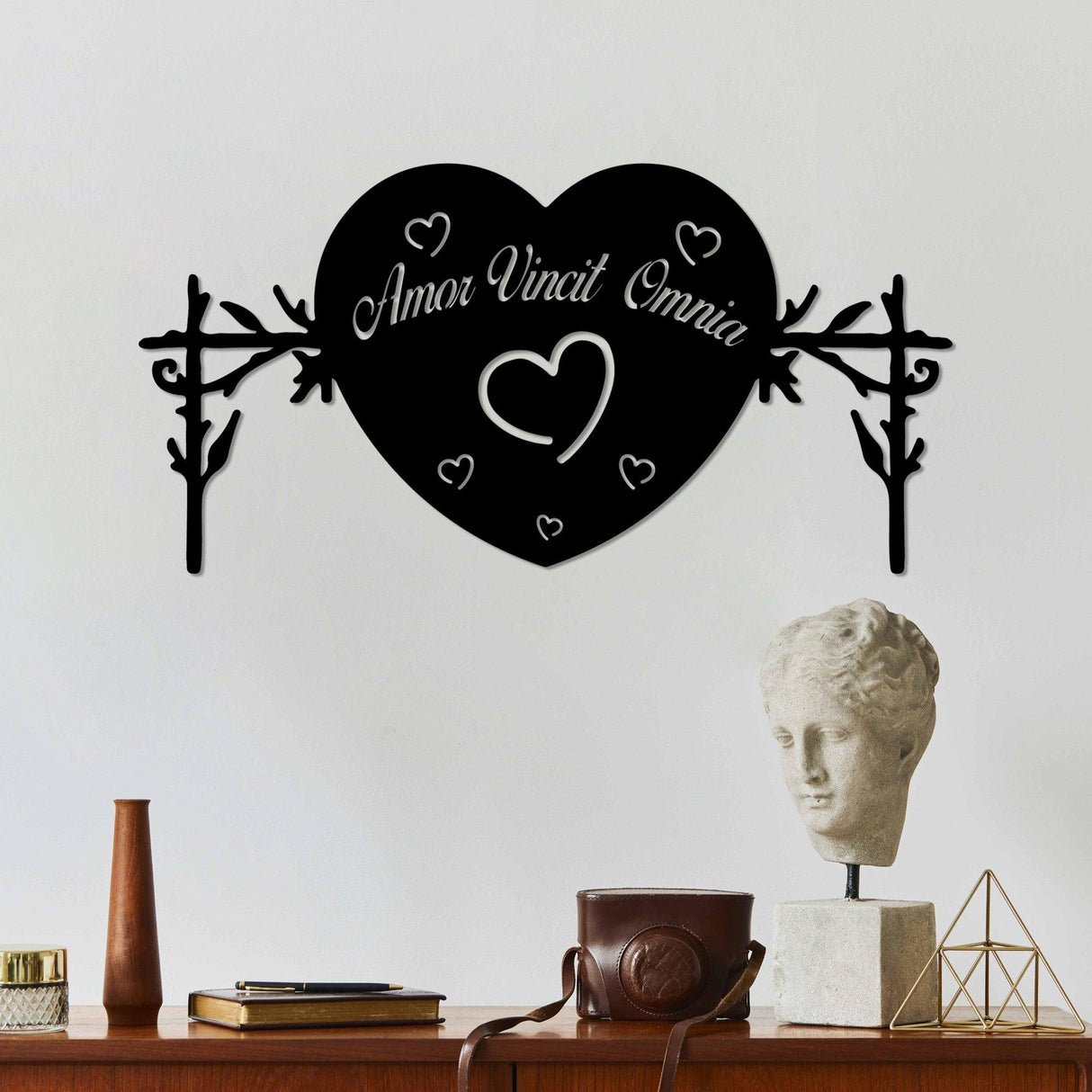 Decoratiune de perete Metal Omnia Vincit Amor 2, Negru, 60x30 cm