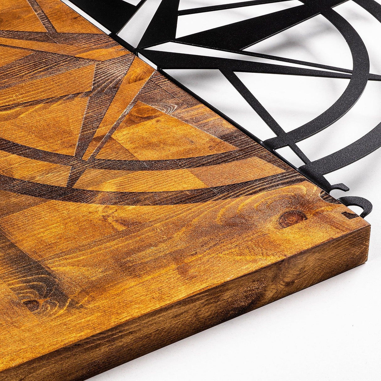 Decoratiune de perete lemn Pusula, Nuc, 58x3x58 cm