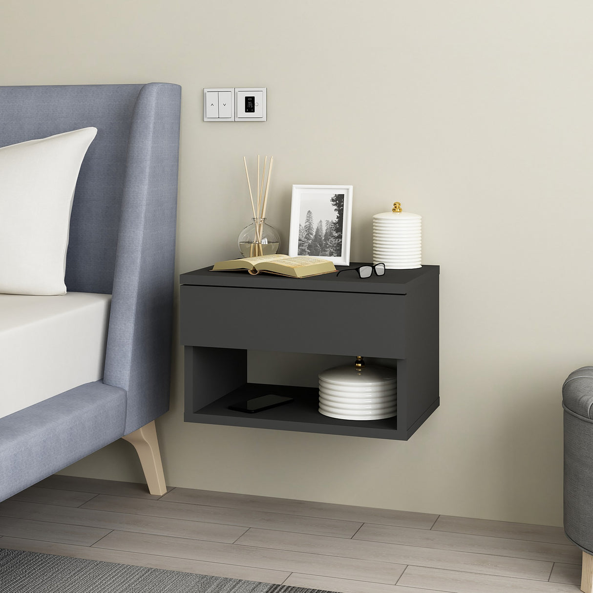 Noptieră Rıbes, Diverse culori, 45x32x29 cm - Antracit | SKU: 935CMN2405 | Noptieră Rıbes, 45x32x29 cm, varianta Antracit, produs pentru amenajarea locuinței, disponibil online în România la CasaMob