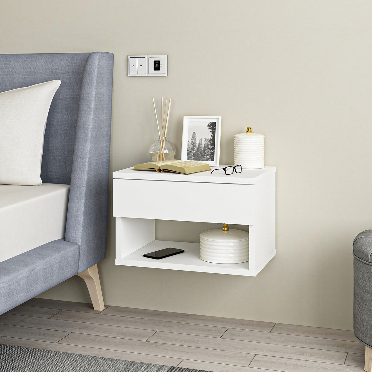 Noptieră Rıbes, Diverse culori, 45x32x29 cm - Alb | SKU: 935CMN2406 | Noptieră Rıbes, 45x32x29 cm, varianta Alb, produs pentru amenajarea locuinței, disponibil online în România la CasaMob