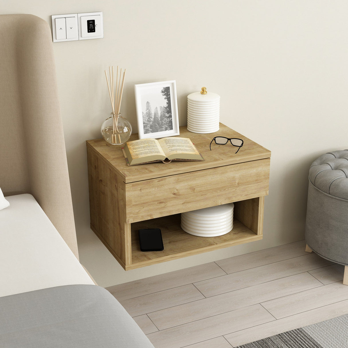 Noptieră Rıbes, Diverse culori, 45x32x29 cm - Stejar | SKU: 935CMN2408 | Noptieră Rıbes, 45x32x29 cm, varianta Stejar, produs pentru amenajarea locuinței, disponibil online în România la CasaMob