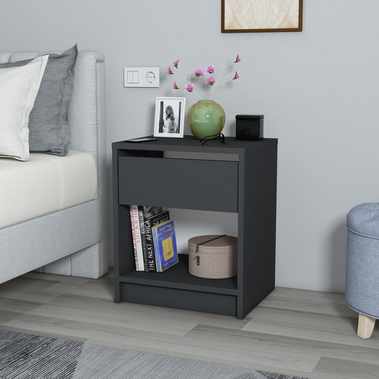 Noptieră Cedrus, Diverse culori, 45x36x53 cm - Antracit | SKU: 935CMN2409 | Noptieră Cedrus, 45x36x53 cm, varianta Antracit, produs pentru amenajarea locuinței, disponibil online în România la CasaMob