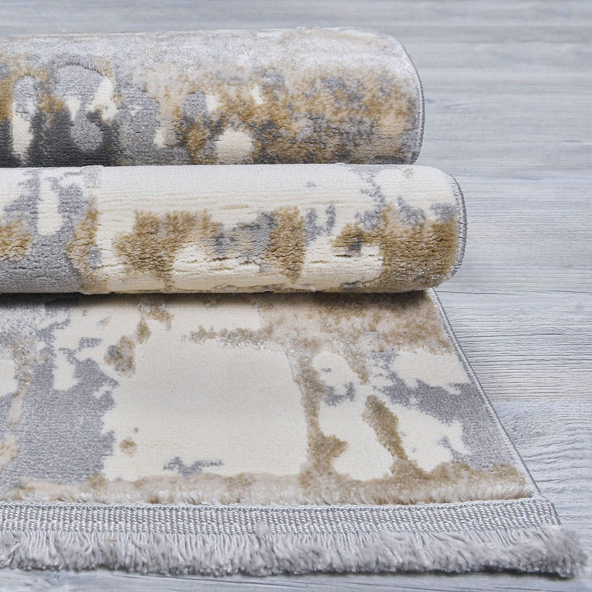 Covor Notta 1100, Gri - Bej - Crem, Diverse dimensiuni - 200x290x1 cm | SKU: 952CCL1110 | Covor Notta 1100, Gri - Bej - Crem, varianta 200x290x1 cm, produs pentru amenajarea locuinței, disponibil online în România la CasaMob