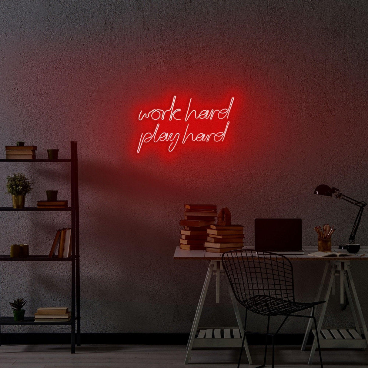Aplica de Perete Neon Work Hard Play Hard, 55x36 cm - Rosu