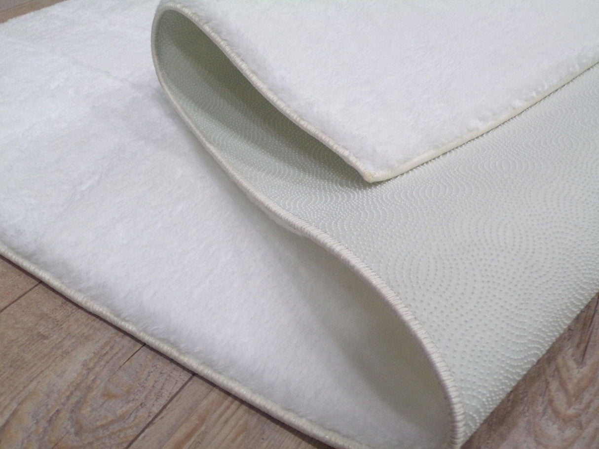 Covor de living / dormitor Pufos Lux, Lavabil, Antiderapant, Antialergic, Alb, 150x230 cm
