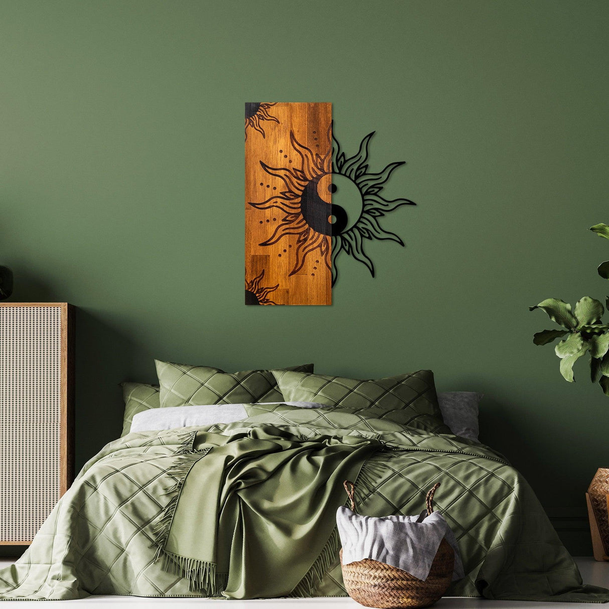 Decoratiune de perete lemn Yin Yang, Nuc, 50x58 cm