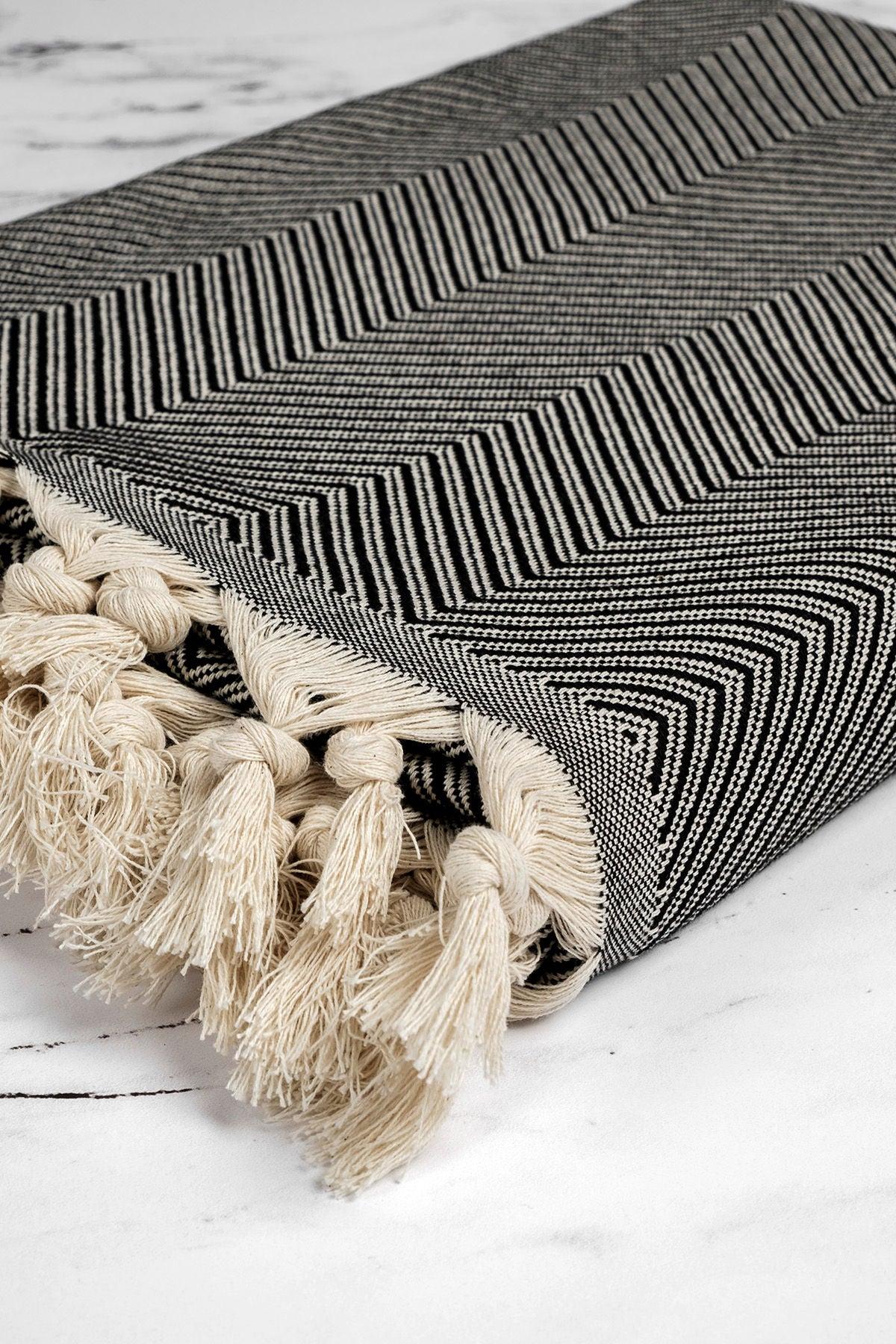 Patura Chenille, Alb Negru, 170x230 cm