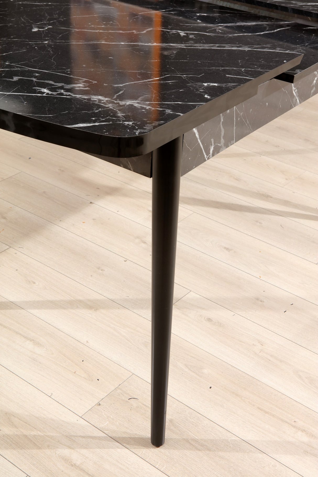 Masă dining extensibilă Bendir, Negru - Alb, 132x77x79 cm
