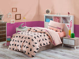 Set Lenjerie Cats, Pudră - Negru - Fucsia, Diverse dimensiuni - 160x220 cm | SKU: 143EPJ1341 | Set Lenjerie Cats, Pudră - Negru - Fucsia, varianta 160x220 cm, produs pentru amenajarea locuinței, disponibil online în România la CasaMob