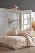Roșu cărămiziu - Crem | SKU: 157SHS6357 | Set lenjerie de pat dublă Solaris, 240x260 cm, varianta Roșu cărămiziu - Crem, produs pentru amenajarea locuinței, disponibil online în România la CasaMob