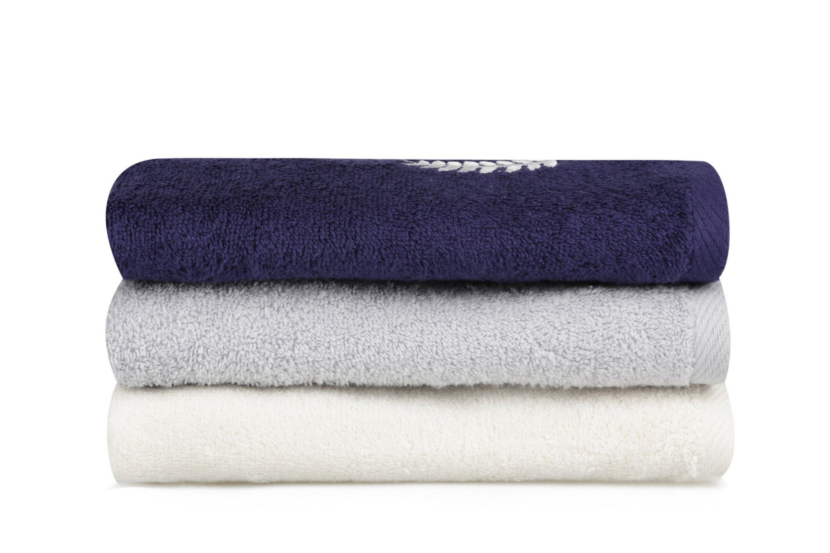 Alb - Gri - Albastru închis - 50x90 cm - 3 bucăți | SKU: 355BHP2302 | Set prosoape de baie 402, varianta Alb - Gri - Albastru închis - 50x90 cm - 3 bucăți, produs pentru amenajarea locuinței, disponibil online în România la CasaMob