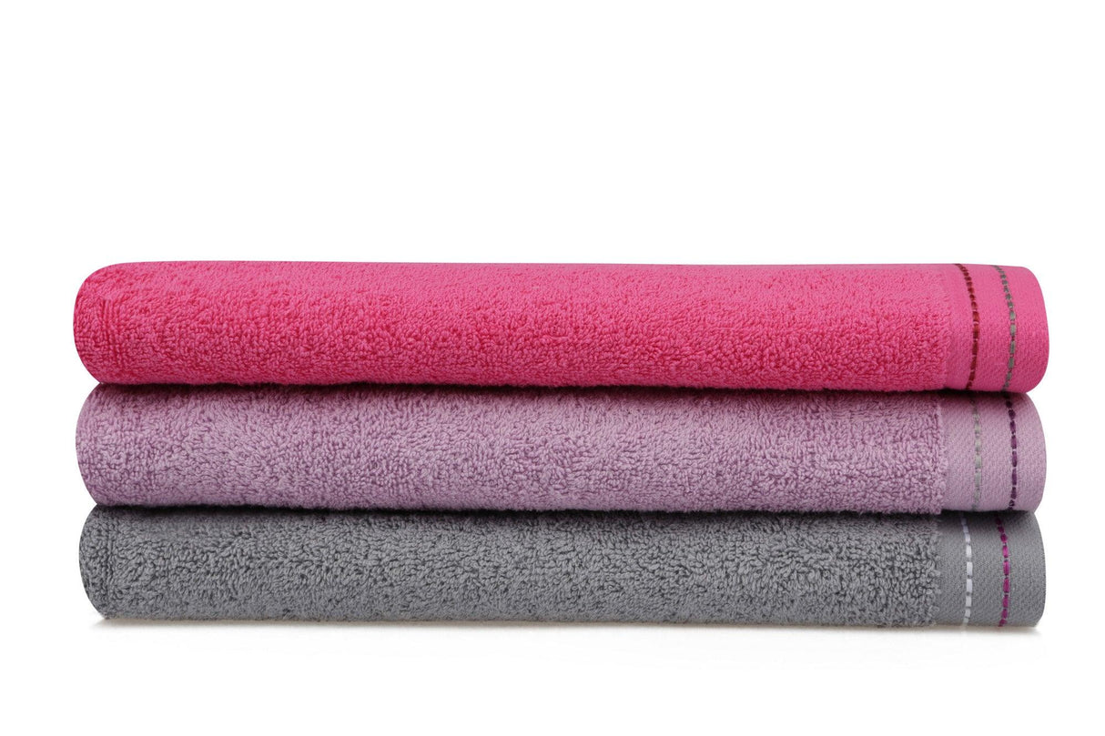 Set prosoape de baie 401, Diverse culori, Diverse configurații, Diverse dimensiuni - Fucsia - Lila - Gri - 70x140 cm - 3 bucăți | SKU: 355BHP2452 | Set prosoape de baie 401, varianta Fucsia - Lila - Gri - 70x140 cm - 3 bucăți, produs pentru amenajarea locuinței, disponibil online în România la CasaMob