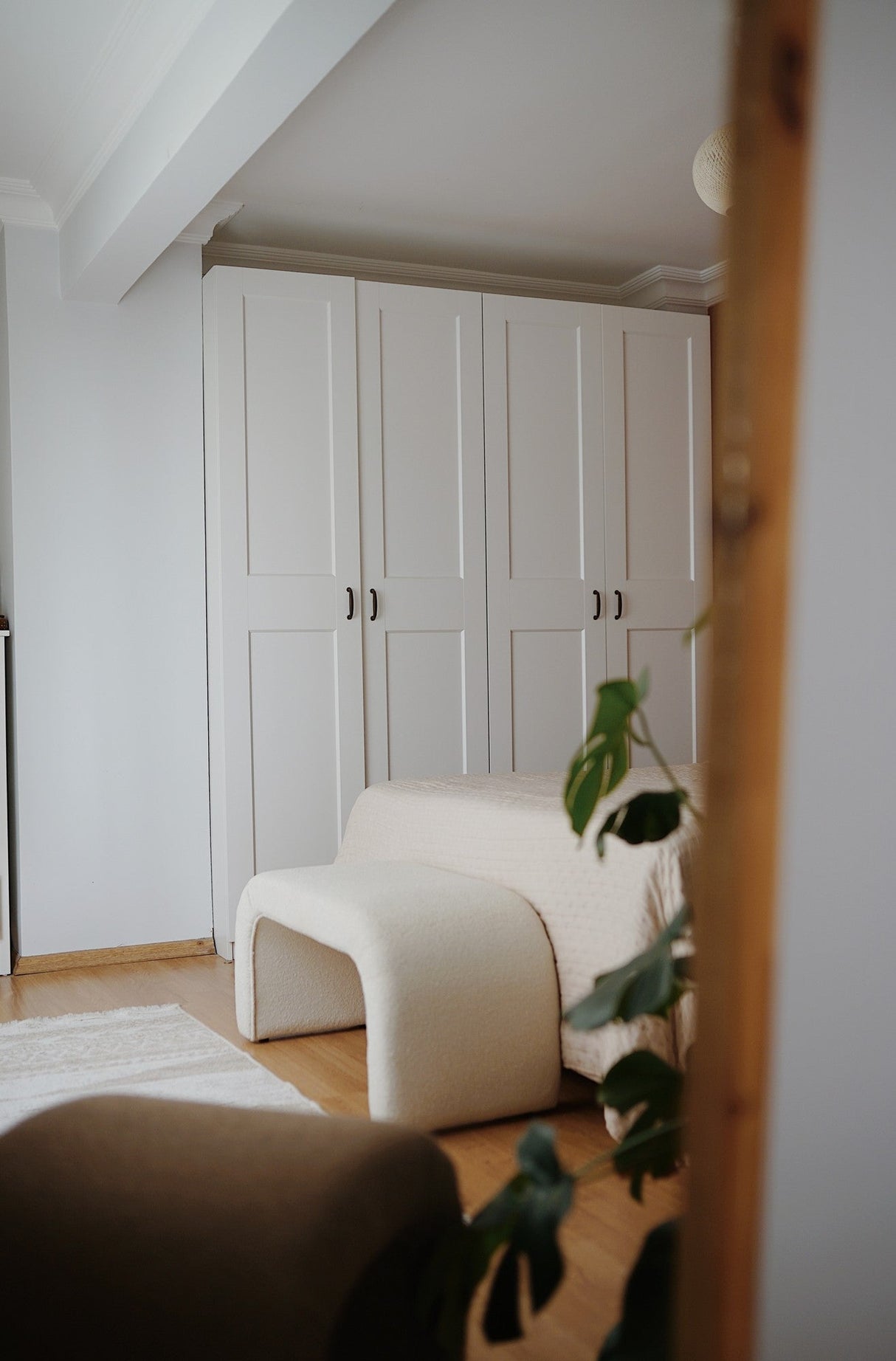 Taburet Nu Bench, Diverse culori, 106x46x45 cm - Alb | SKU: 383EVN1121 | Taburet Nu Bench, 106x46x45 cm, varianta Alb, produs pentru amenajarea locuinței, disponibil online în România la CasaMob
