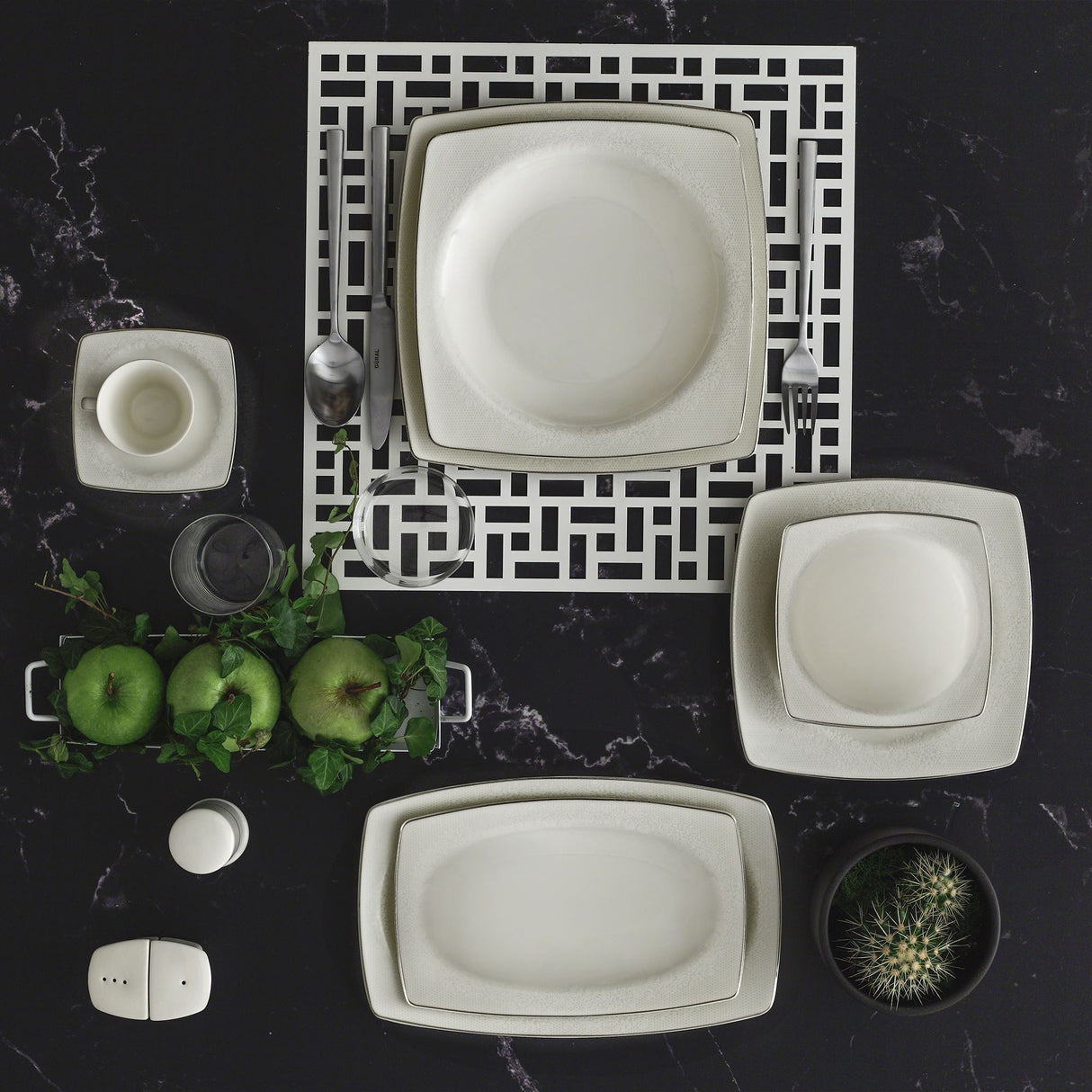 Serviciu de masă 85 bucăți GBSCR85KYT8305498, Alb - Argintiu, 26x26 cm