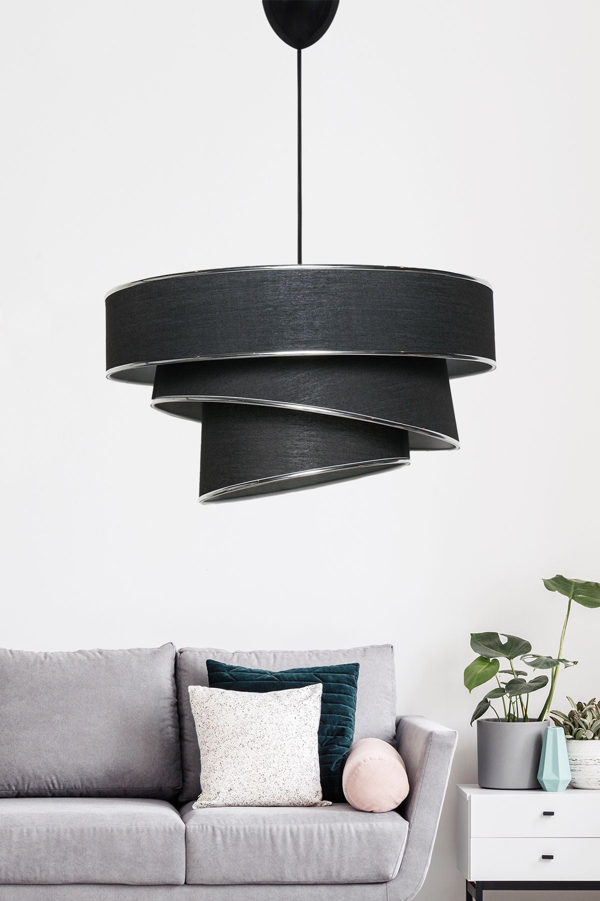 Lustră Couper, Diverse culori, 40x40 cm - Negru - Argintiu | SKU: 390FLH1690 | Lustră Couper, 40x40 cm, varianta Negru - Argintiu, produs pentru amenajarea locuinței, disponibil online în România la CasaMob