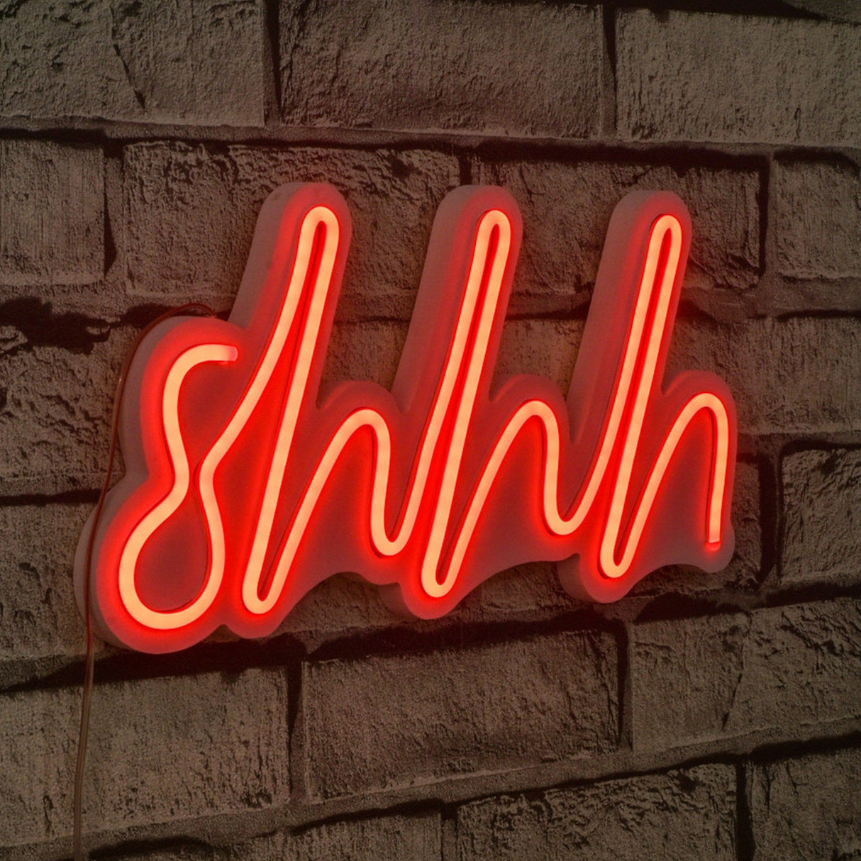 Lampă neon Shhh, Diverse culori, 34x17x2 cm - Roșu | SKU: 395NGR1723 | Lampă neon Shhh, 34x17x2 cm, varianta Roșu, produs pentru amenajarea locuinței, disponibil online în România la CasaMob