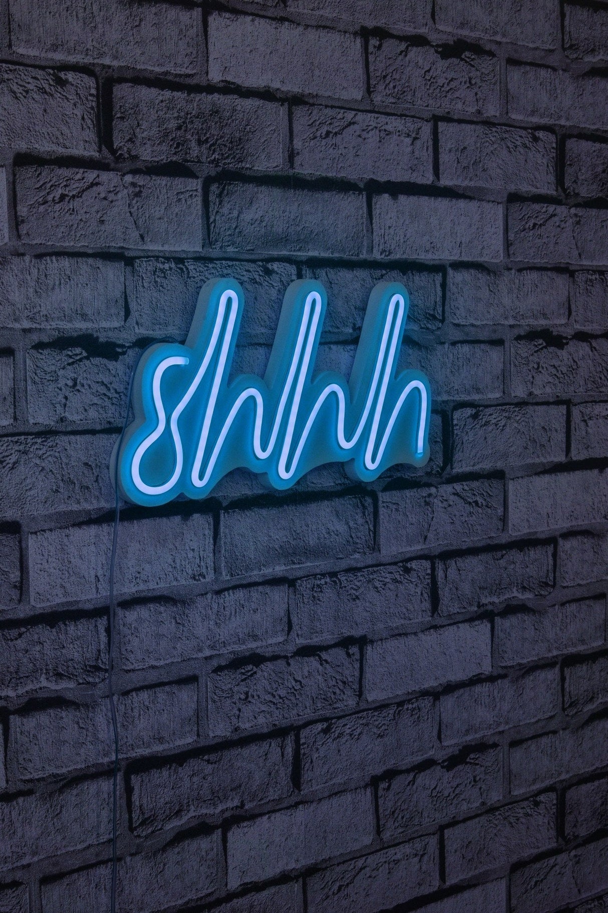 Lampă neon Shhh, Diverse culori, 34x17x2 cm - Albastru | SKU: 395NGR1724 | Lampă neon Shhh, 34x17x2 cm, varianta Albastru, produs pentru amenajarea locuinței, disponibil online în România la CasaMob
