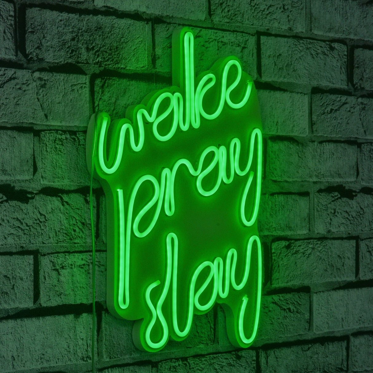 Lampă neon Wake Pray Slay, Diverse culori, 26x38x2 cm - Verde | SKU: 395NGR1749 | Lampă neon Wake Pray Slay, 26x38x2 cm, varianta Verde, produs pentru amenajarea locuinței, disponibil online în România la CasaMob