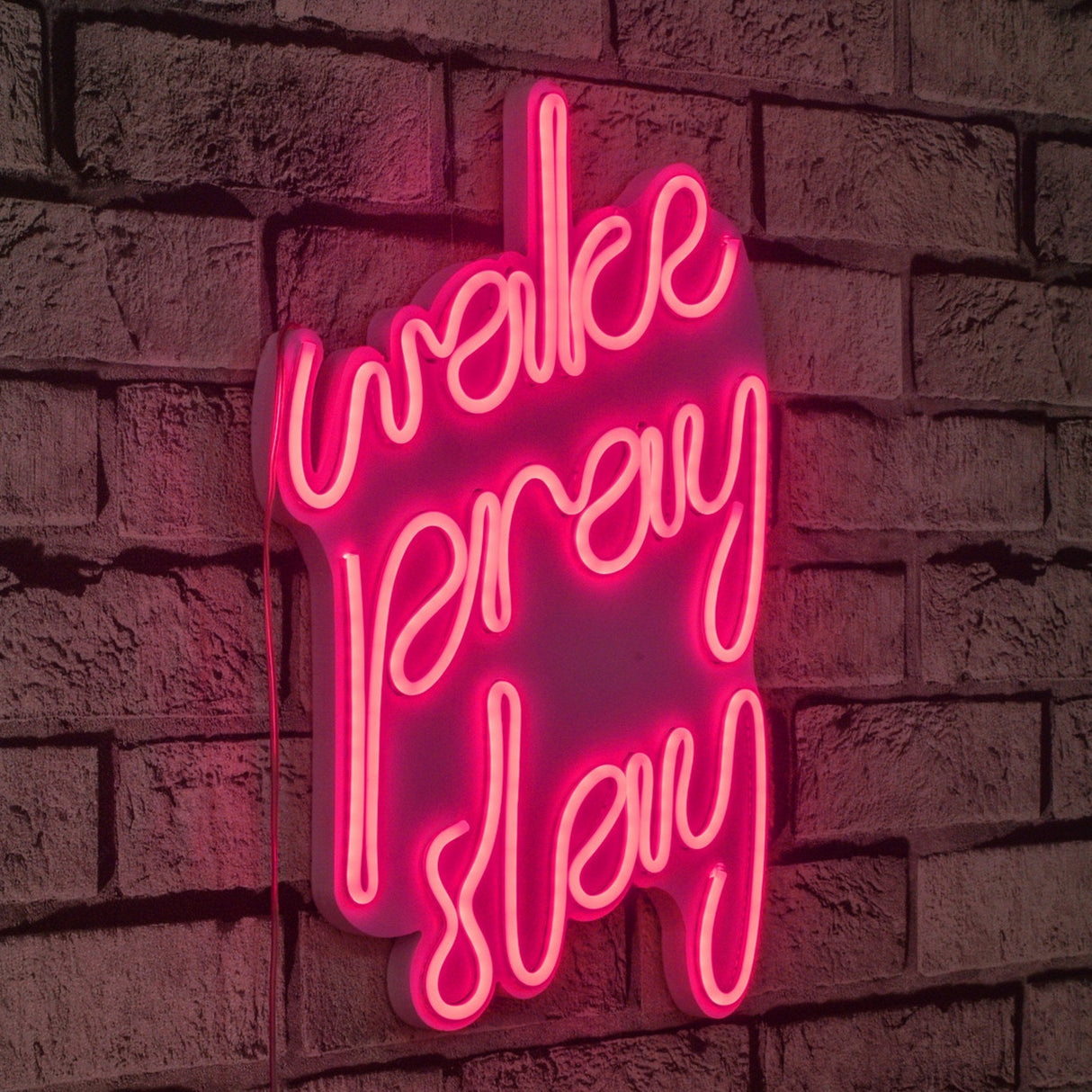Lampă neon Wake Pray Slay, Diverse culori, 26x38x2 cm - Roz | SKU: 395NGR1751 | Lampă neon Wake Pray Slay, 26x38x2 cm, varianta Roz, produs pentru amenajarea locuinței, disponibil online în România la CasaMob