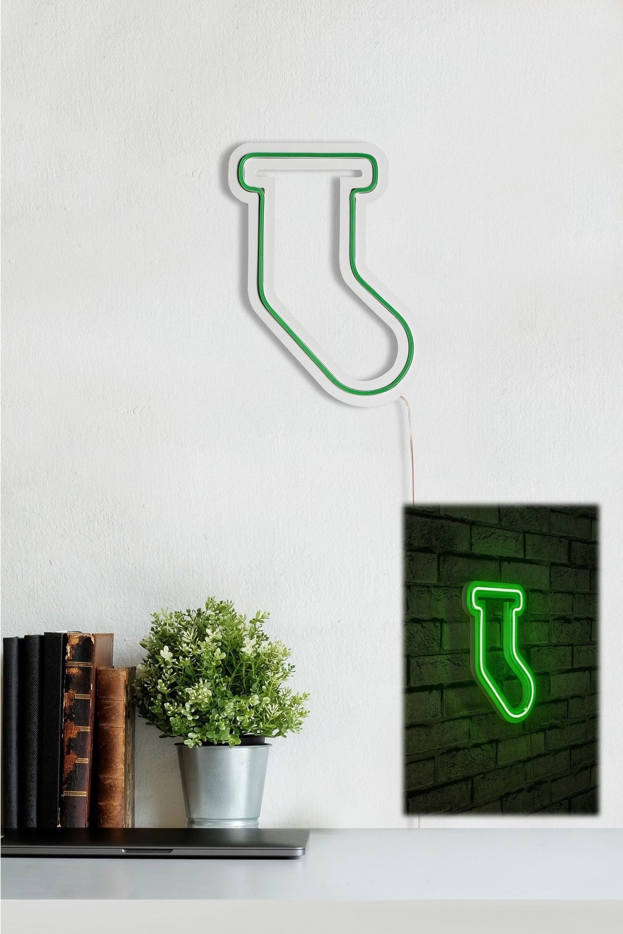Lampă neon Socks, Diverse culori, 18x24x2 cm - Verde | SKU: 395NGR1965 | Lampă neon Socks, 18x24x2 cm, varianta Verde, produs pentru amenajarea locuinței, disponibil online în România la CasaMob