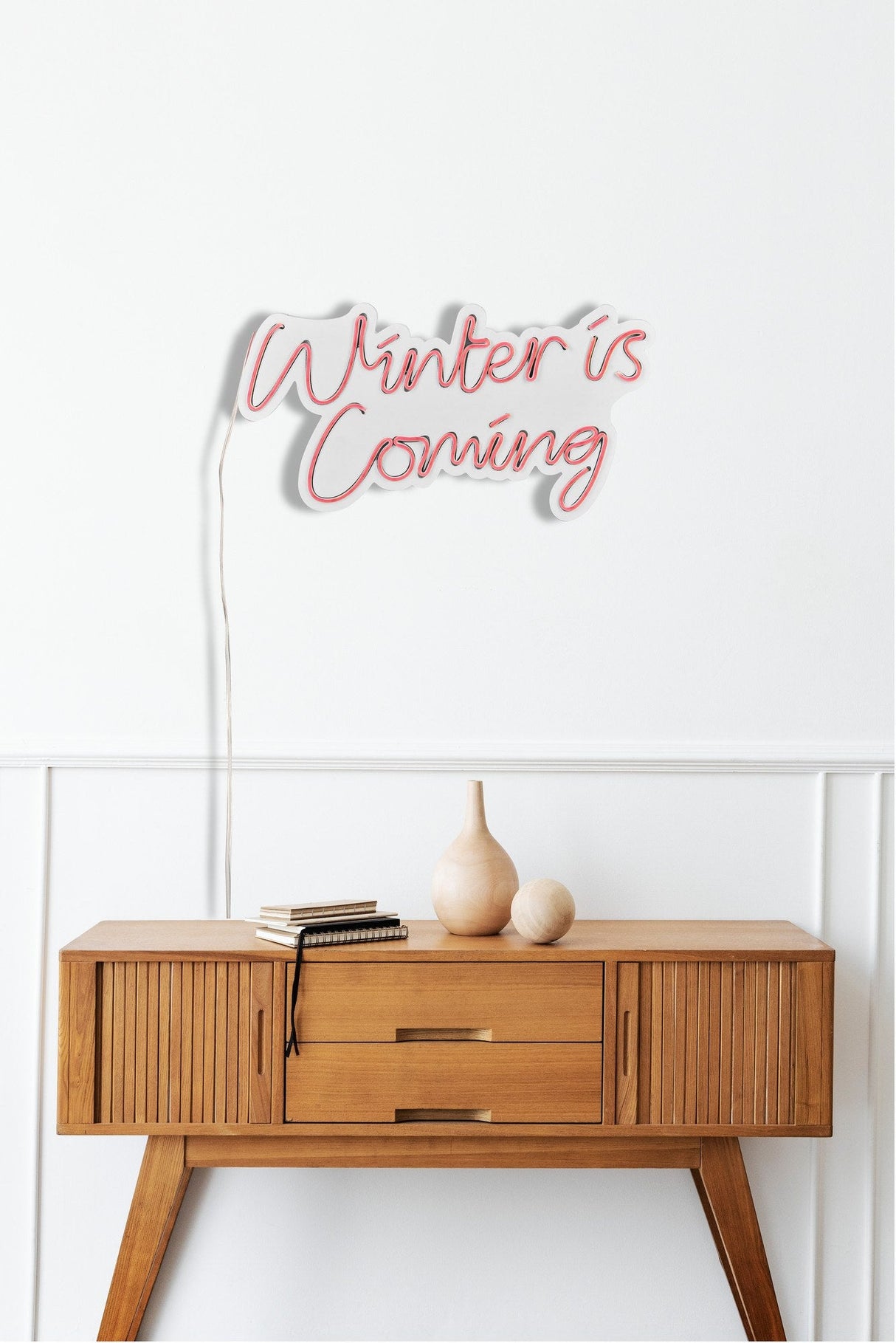 Lampă neon Winter is Coming, Diverse culori, 52x28x2 cm - Roz | SKU: 395NGR2101 | Lampă neon Winter is Coming, 52x28x2 cm, varianta Roz, produs pentru amenajarea locuinței, disponibil online în România la CasaMob