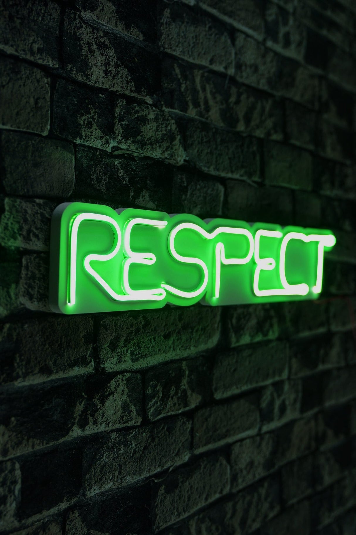 Lampă neon Respect, Diverse culori, 11x57x2 cm - Verde | SKU: 395NGR2202 | Lampă neon Respect, 11x57x2 cm, varianta Verde, produs pentru amenajarea locuinței, disponibil online în România la CasaMob